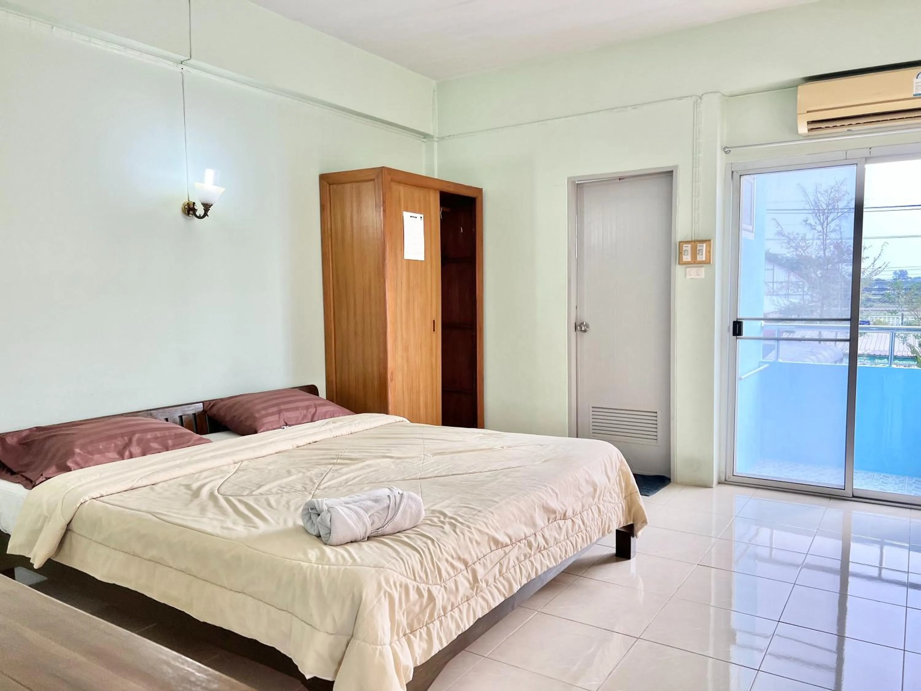 Bed in Sunshine Place Udon