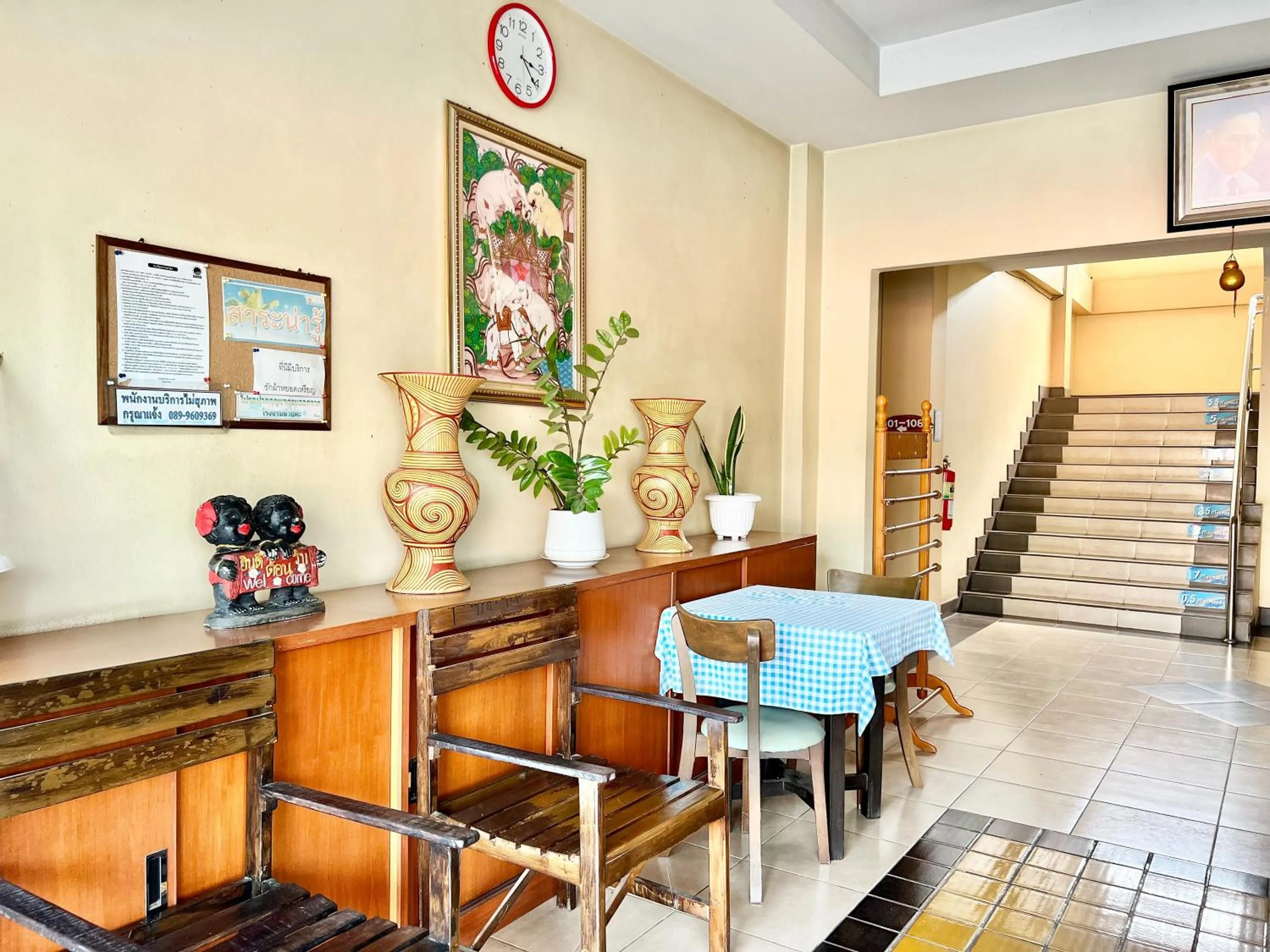 Seating area in Sunshine Place Udon