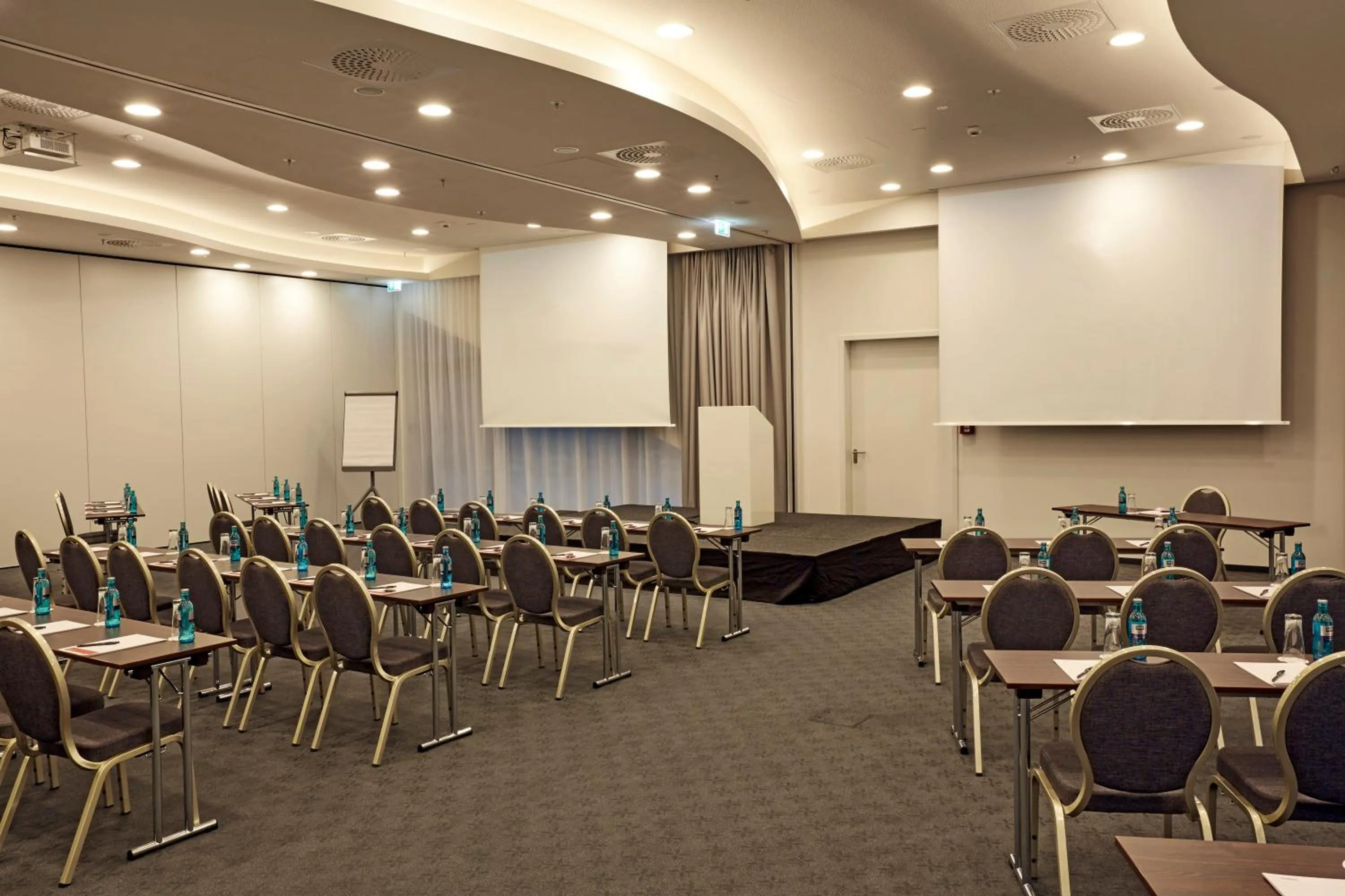 Meeting/conference room in HYPERION Hotel Hamburg City, Trademark Collection by Wyndham