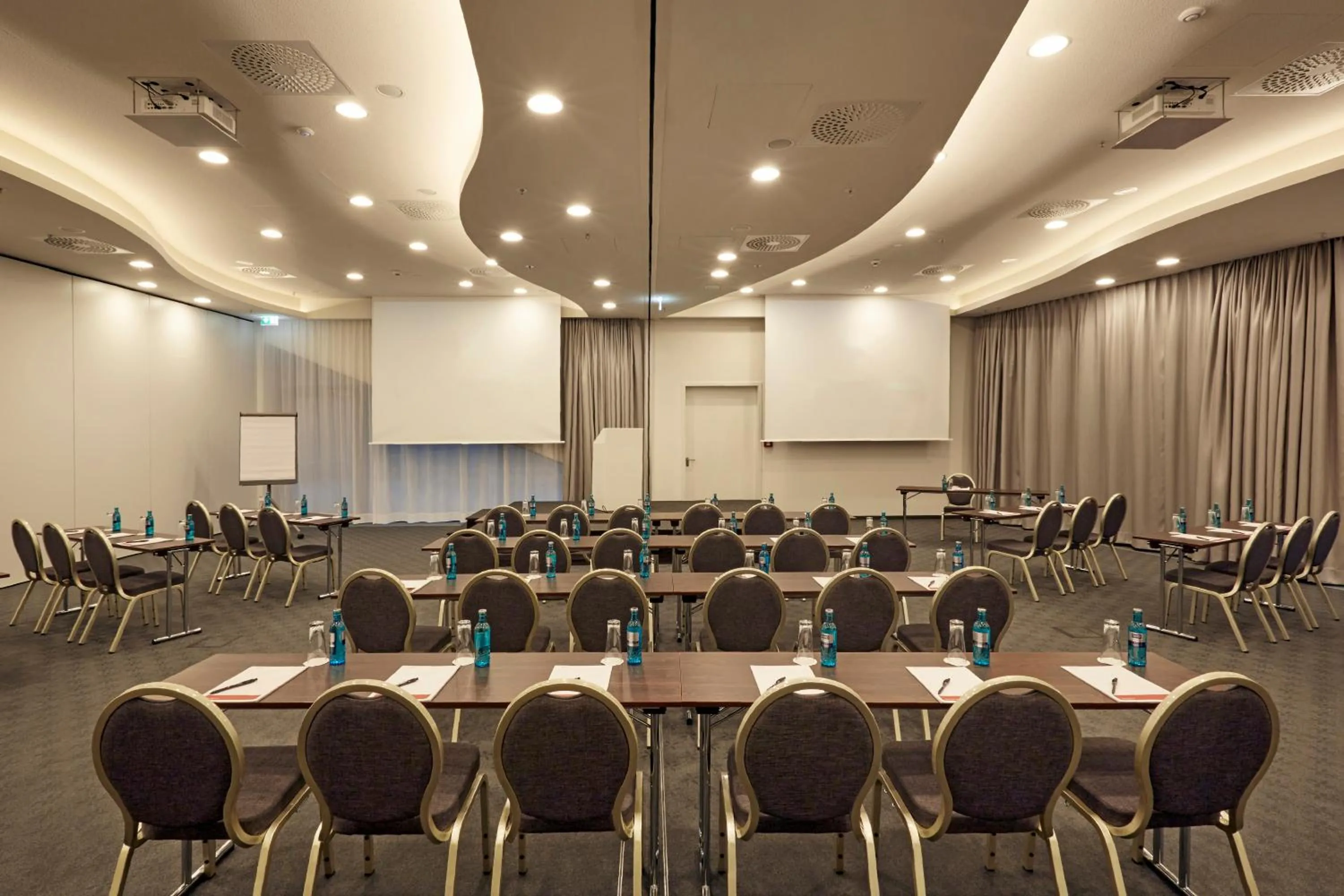 Meeting/conference room in HYPERION Hotel Hamburg City, Trademark Collection by Wyndham