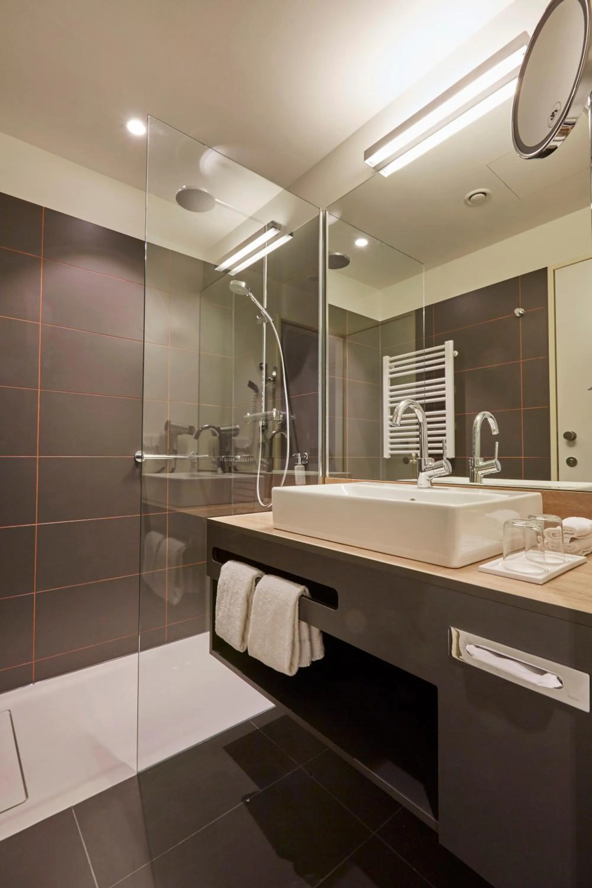 Bathroom in HYPERION Hotel Hamburg City, Trademark Collection by Wyndham