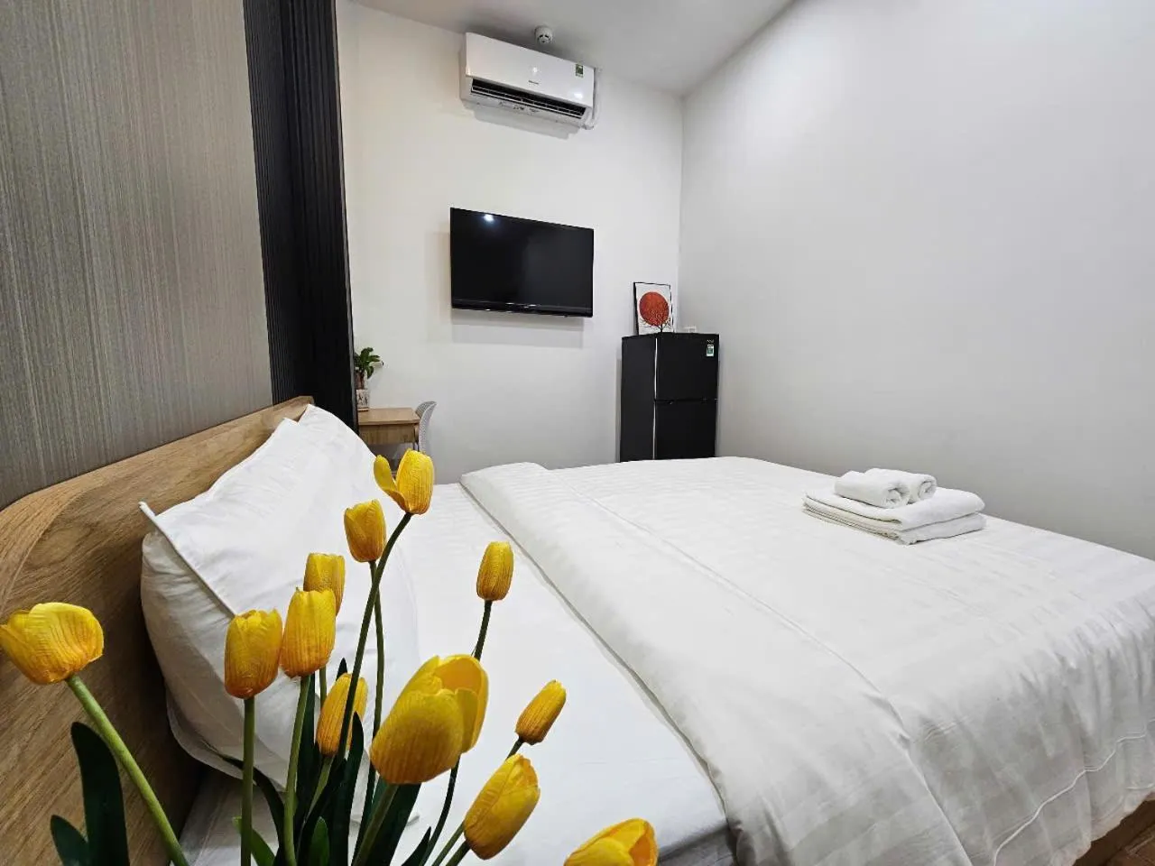 Bedroom, Bed in APEC Hotel