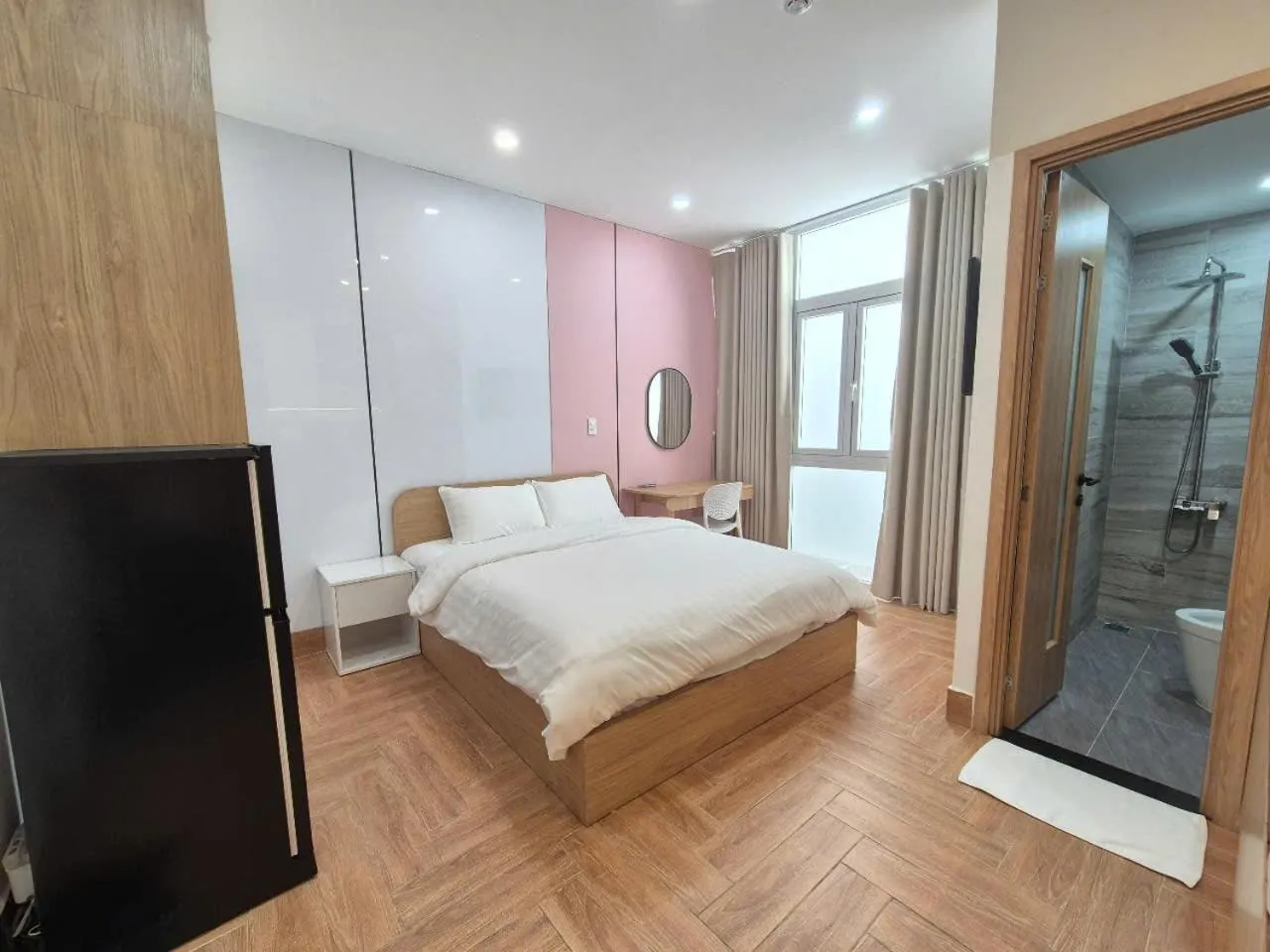 Shower, Bed in APEC Hotel