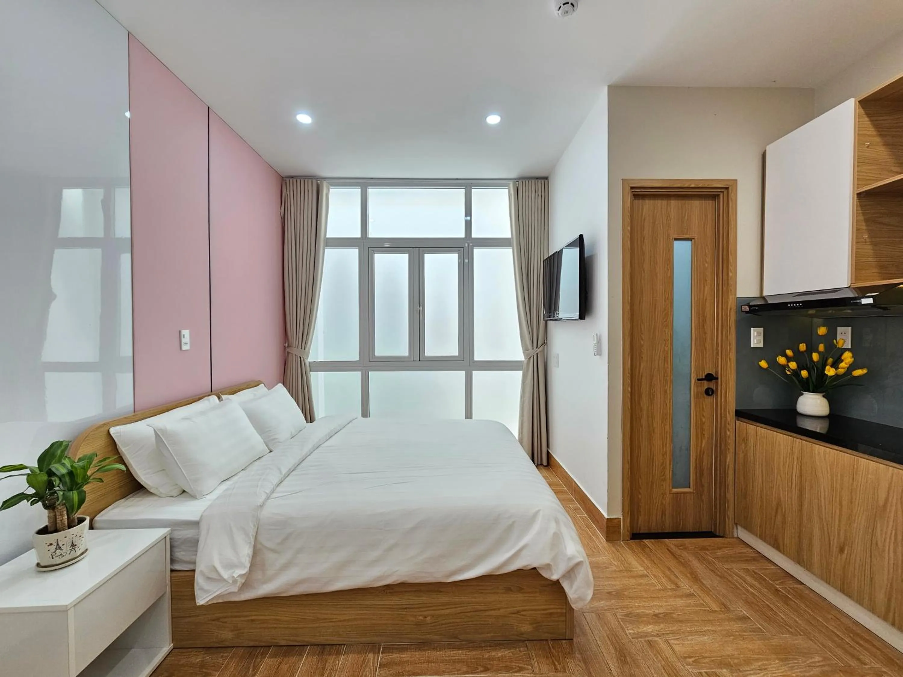 Bedroom, Bed in APEC Hotel