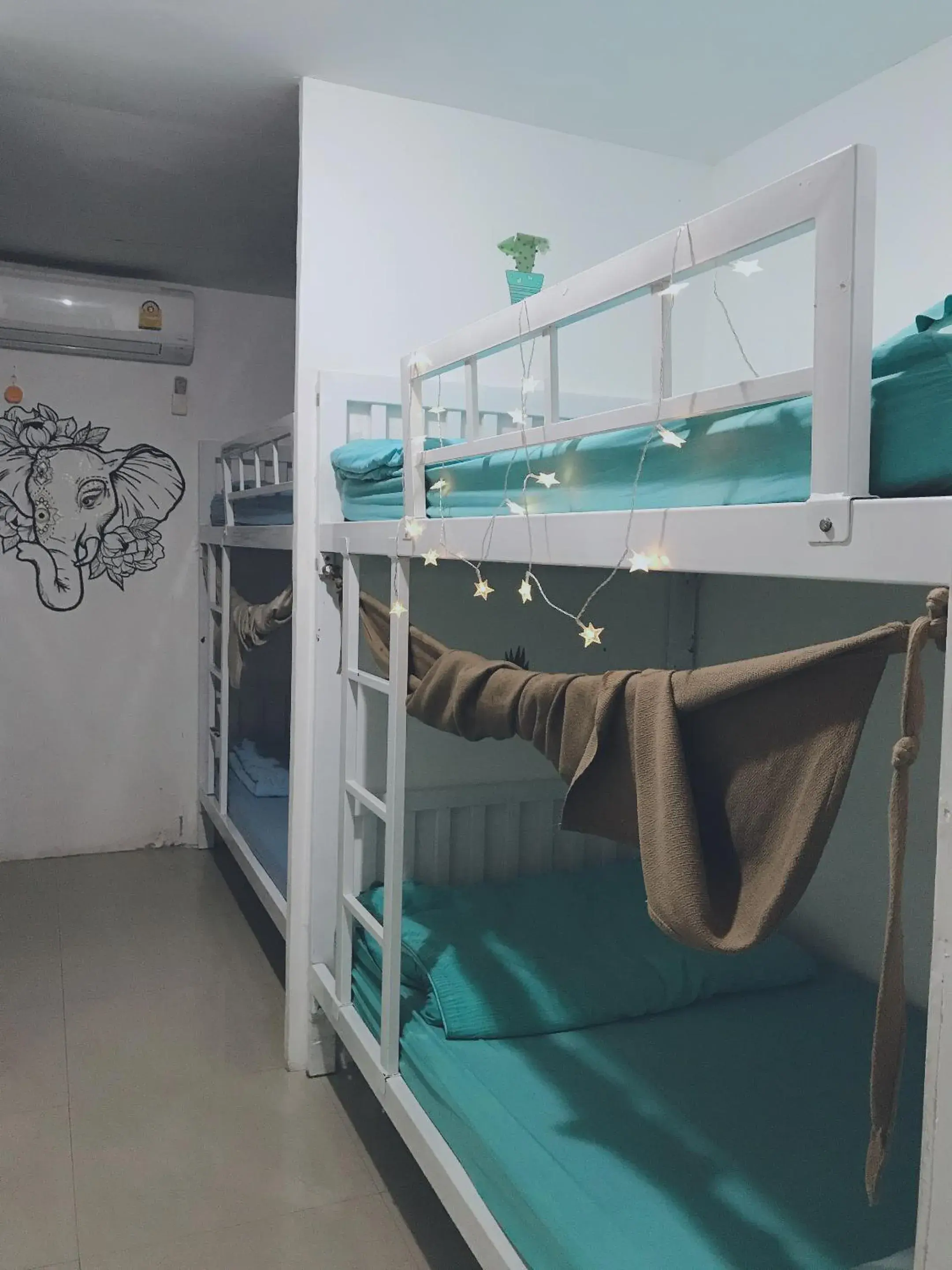 Bunk Bed in Mixed Dormitory Room in 1sabai Bunk Bed in Mixed Dormitory Room in 1sabai