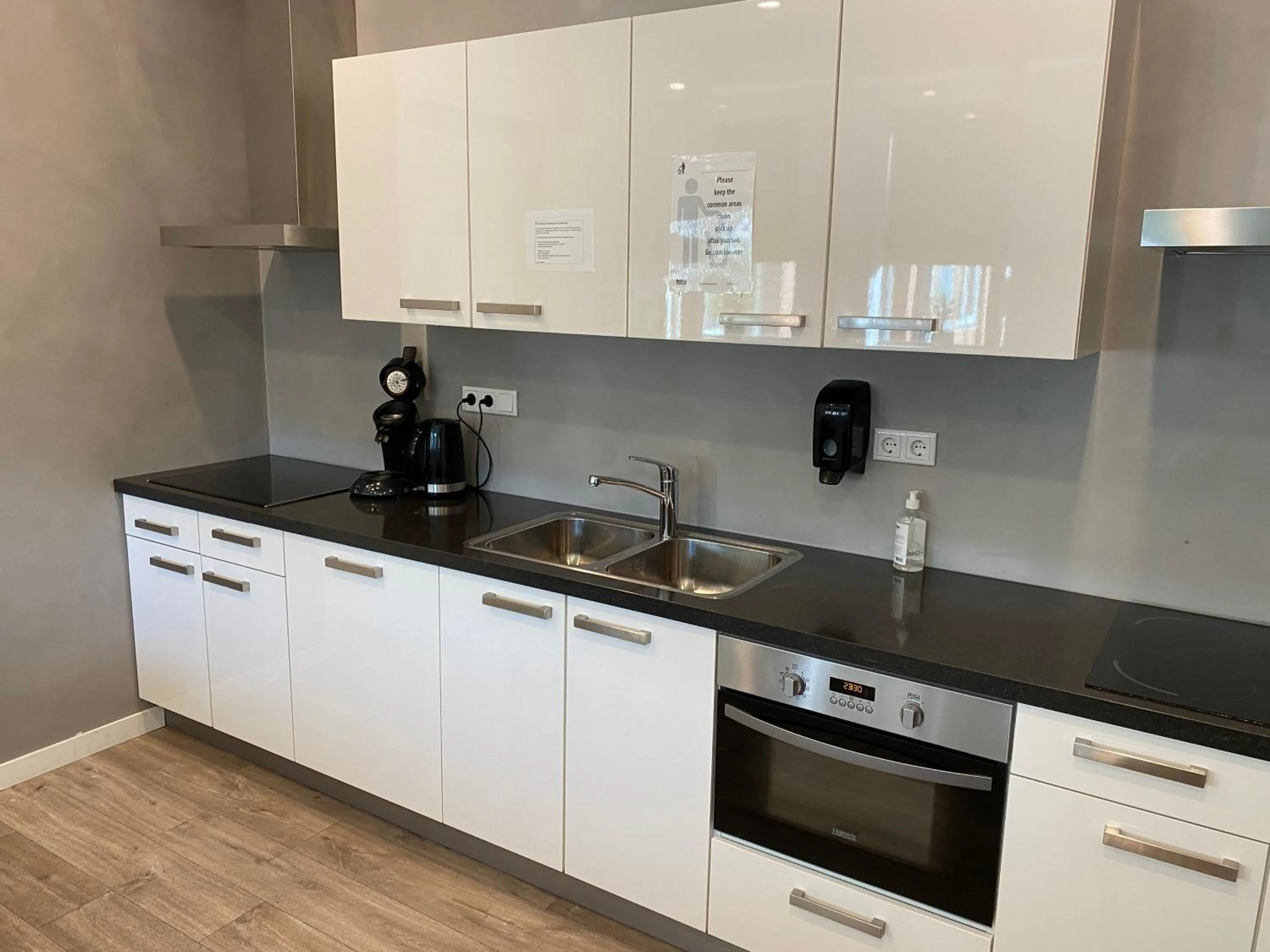 Communal kitchen in Short Stay Wageningen