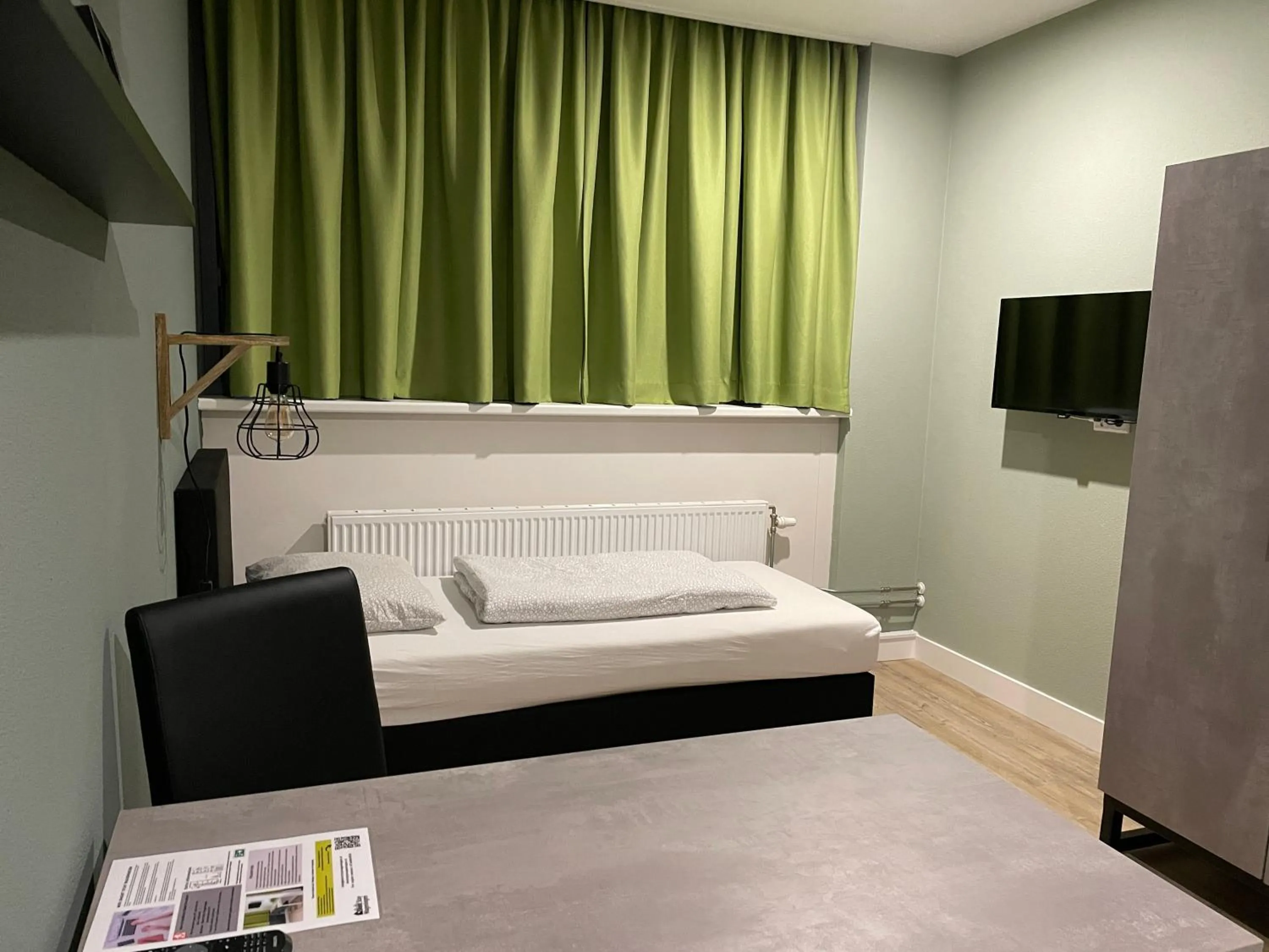 Bed in Short Stay Wageningen