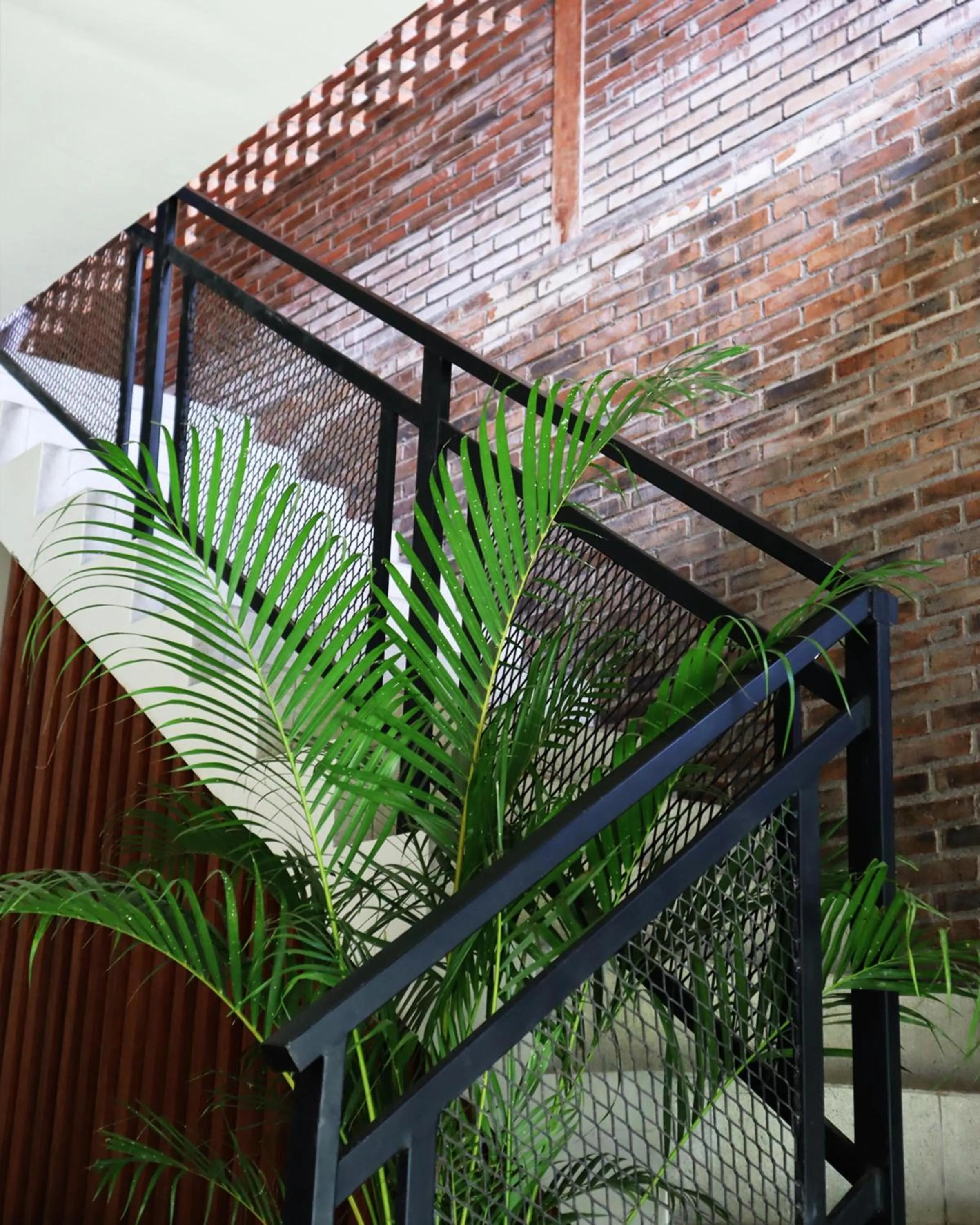 Restaurant/places to eat in Puri Kaja House