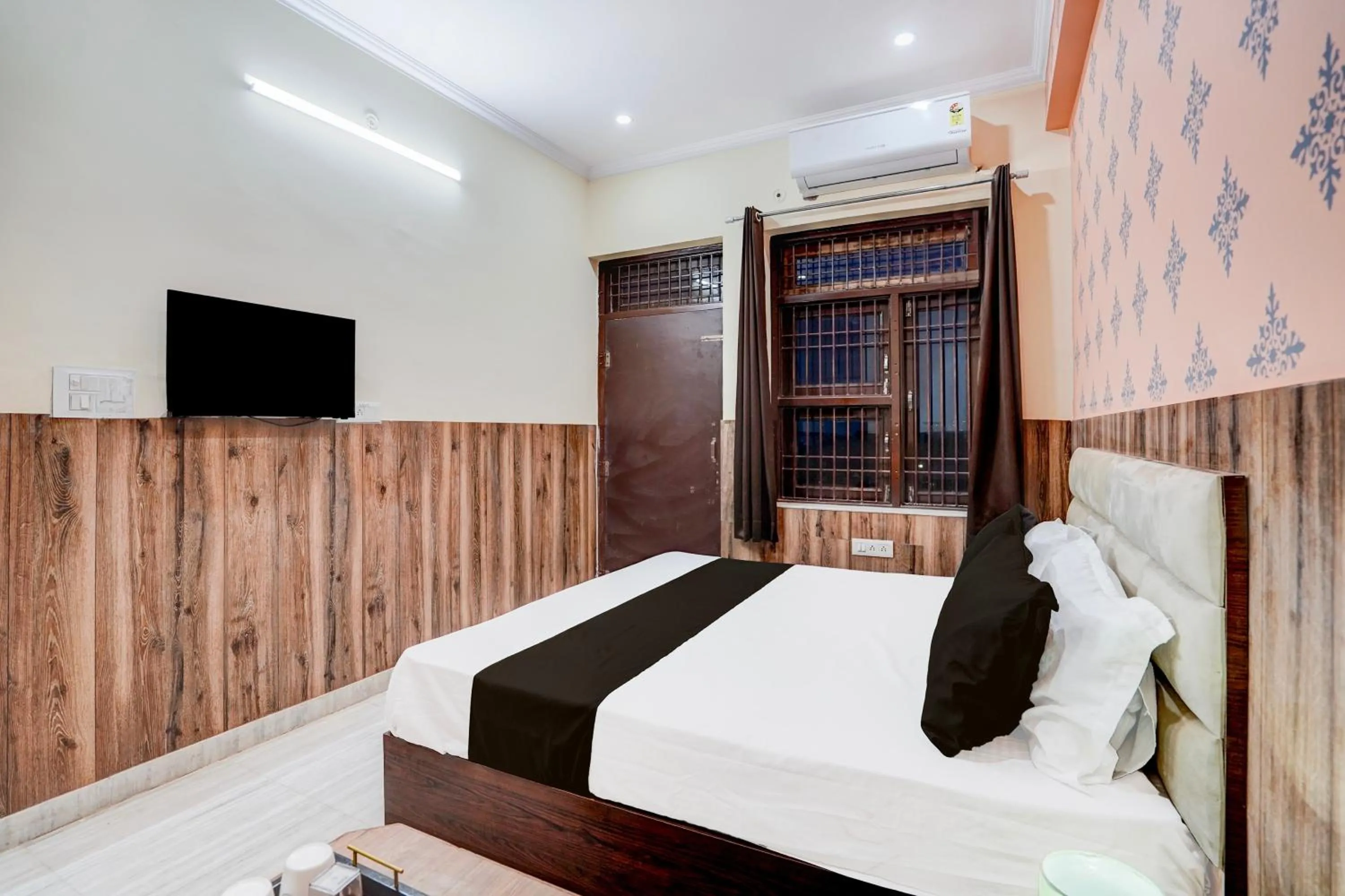 Hotel O Nand Palace