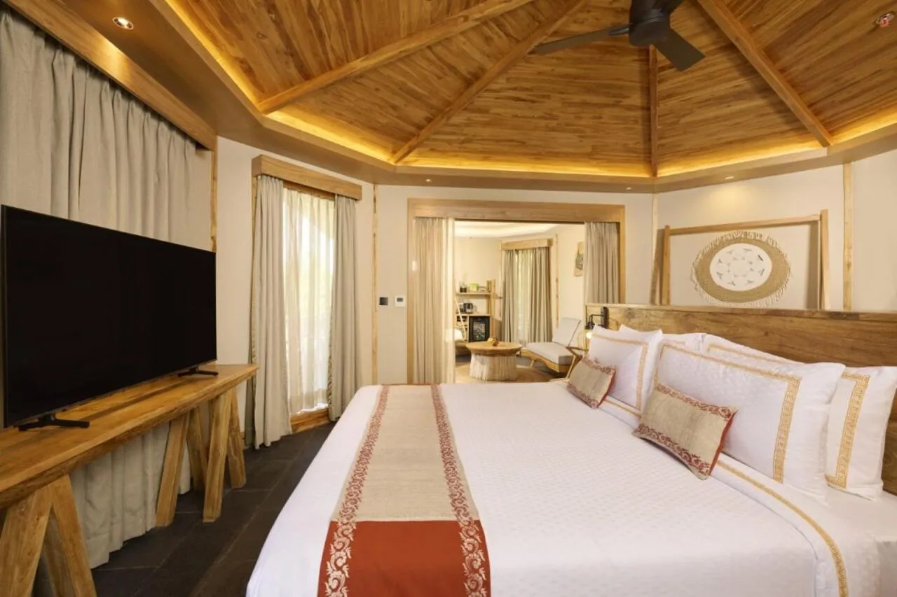 Bedroom, Bed in Royal Tulip Chitwan Nepal