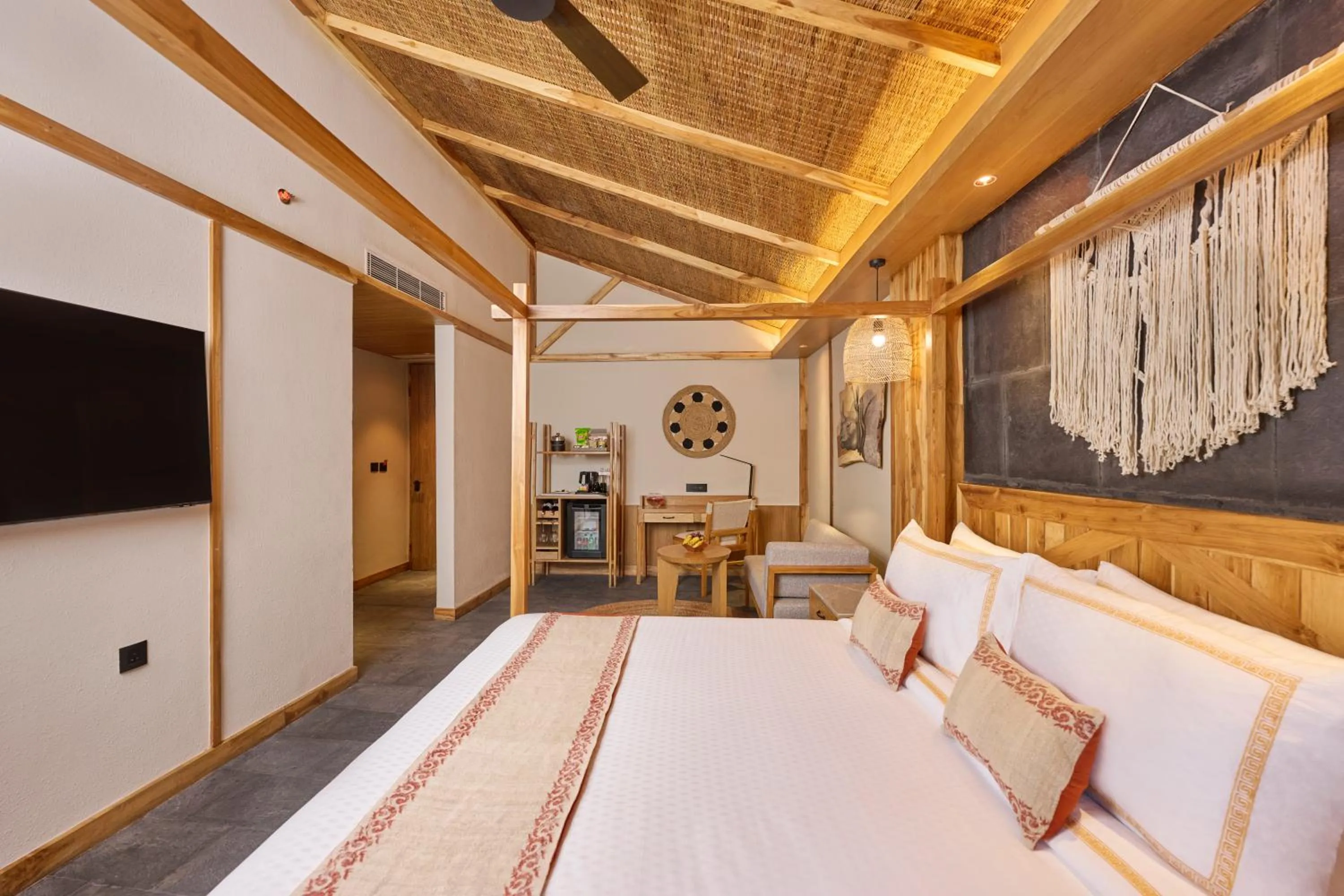 Bedroom, Bed in Royal Tulip Chitwan Nepal