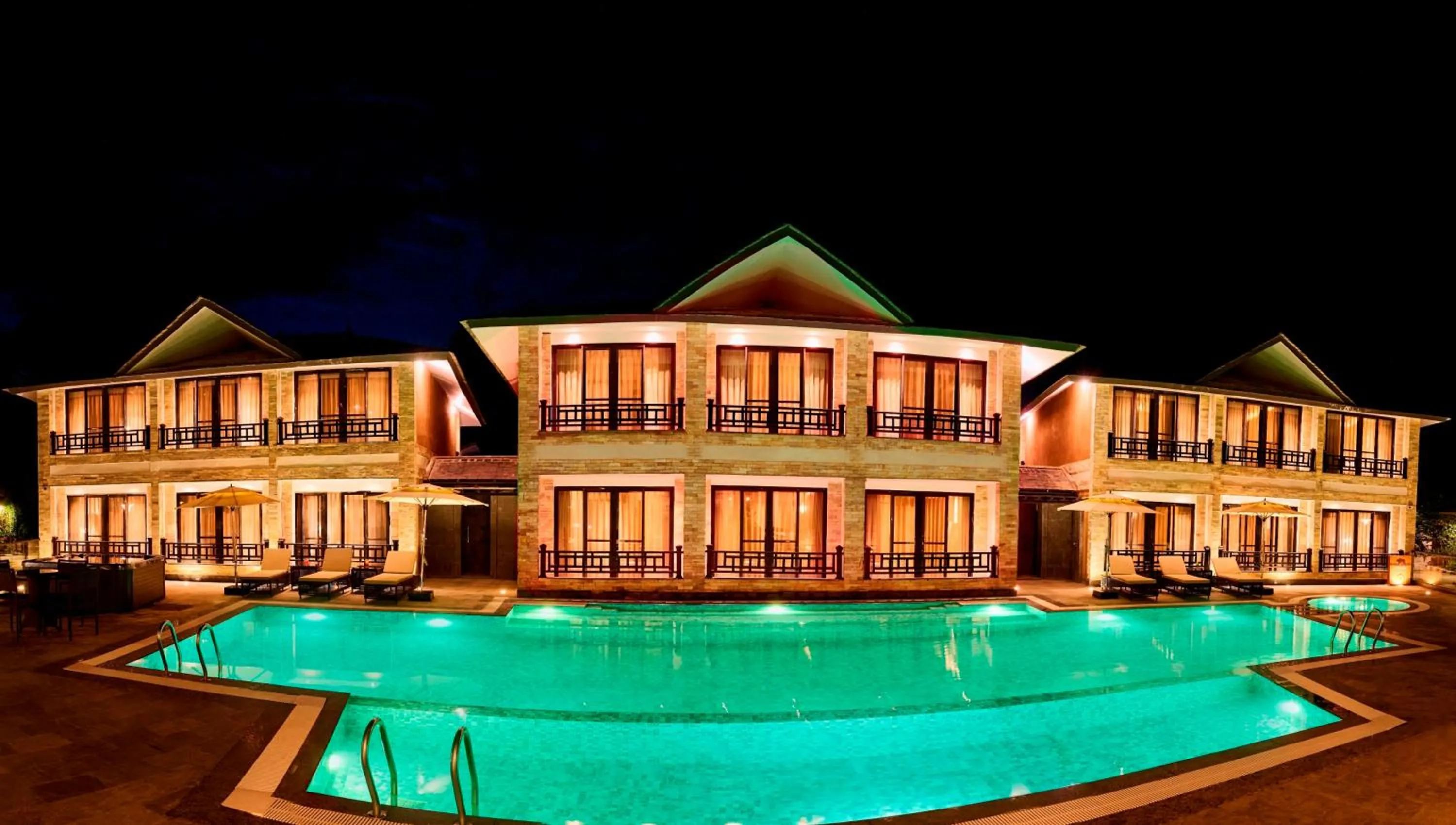 Swimming pool in Royal Tulip Chitwan Nepal