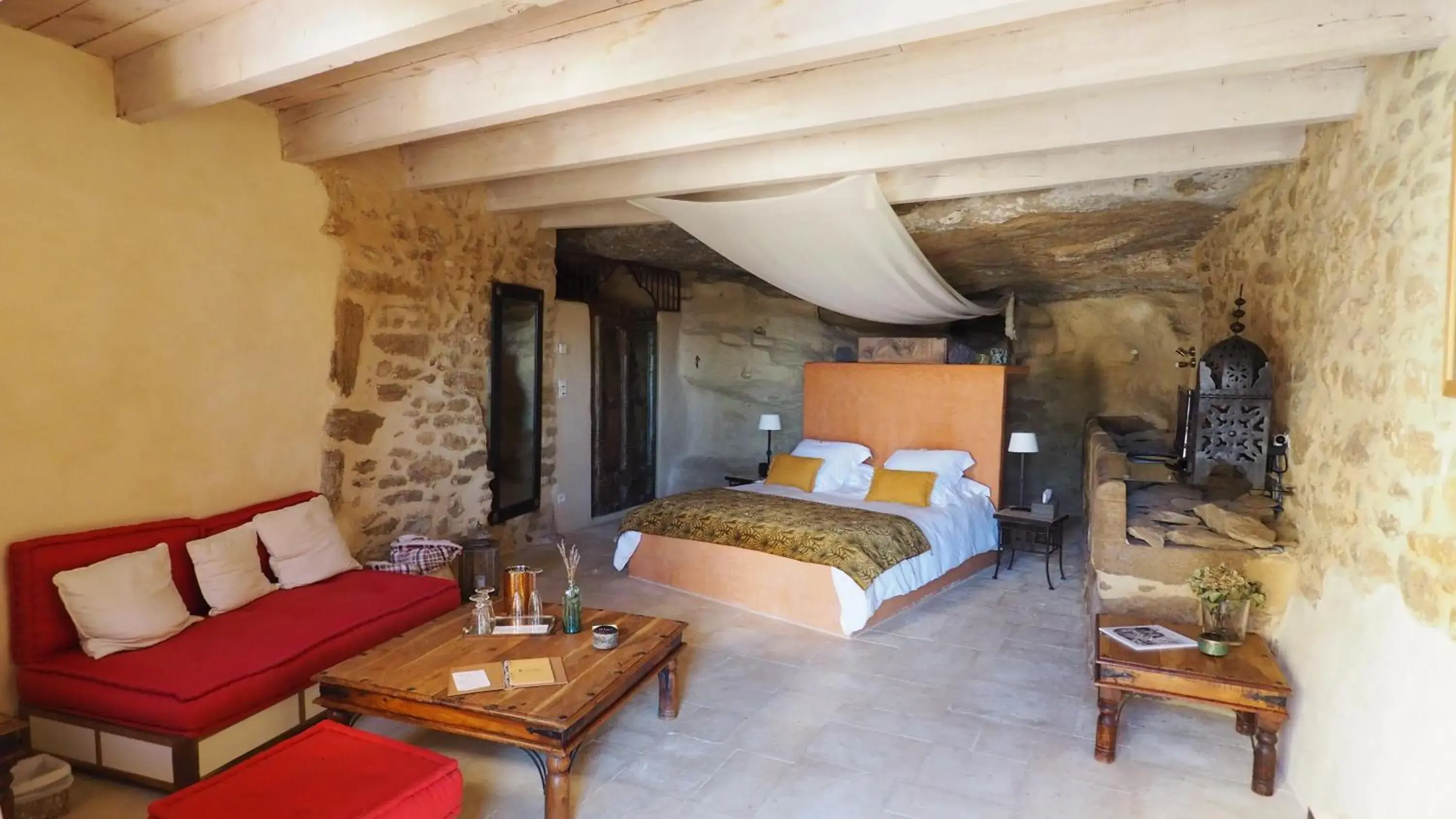 Deluxe Double Room with Bath in Le Clos Saint Saourde Deluxe Double Room with Bath in Le Clos Saint Saourde