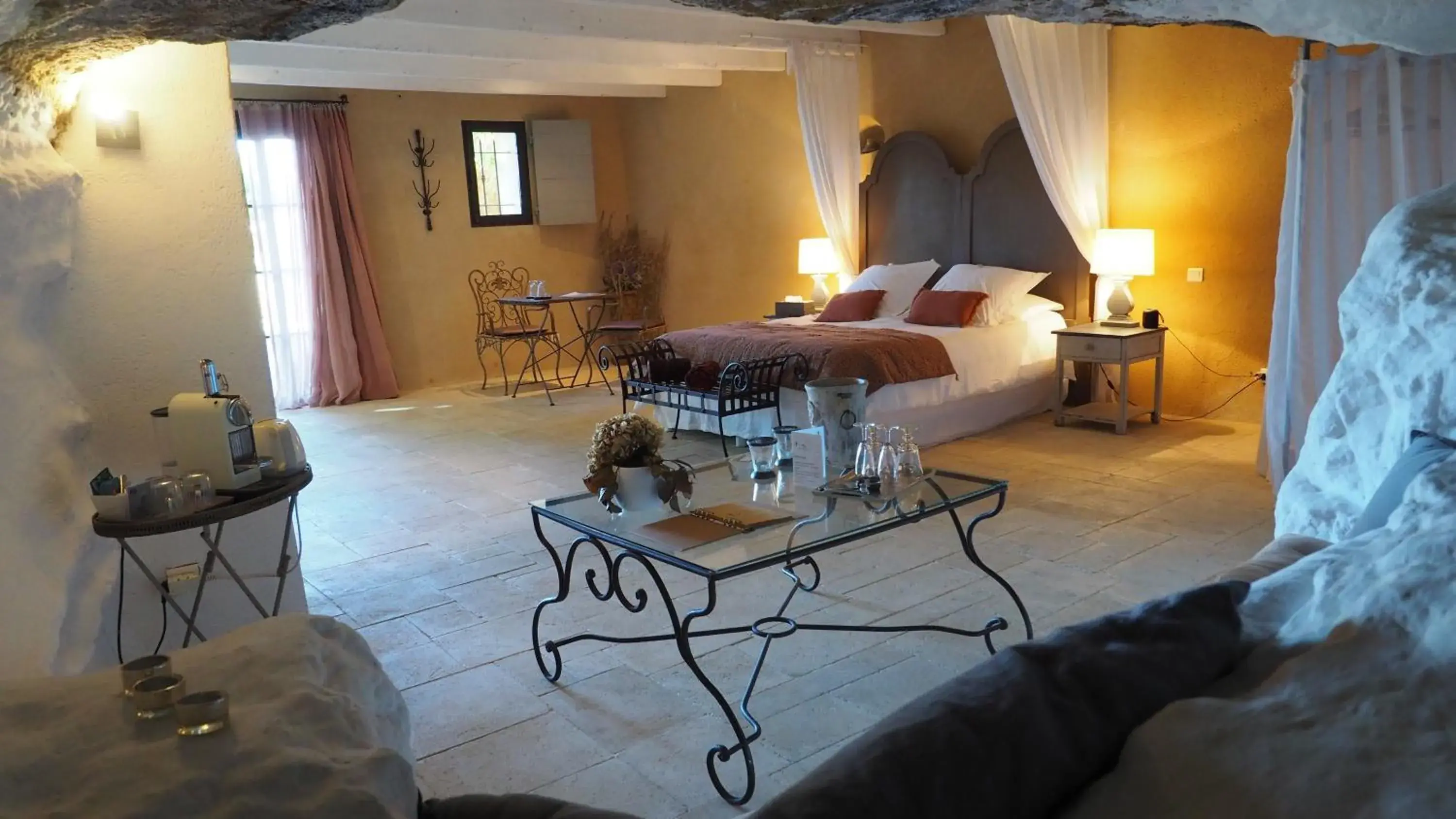 Double Room with Garden View in Le Clos Saint Saourde Double Room with Garden View in Le Clos Saint Saourde