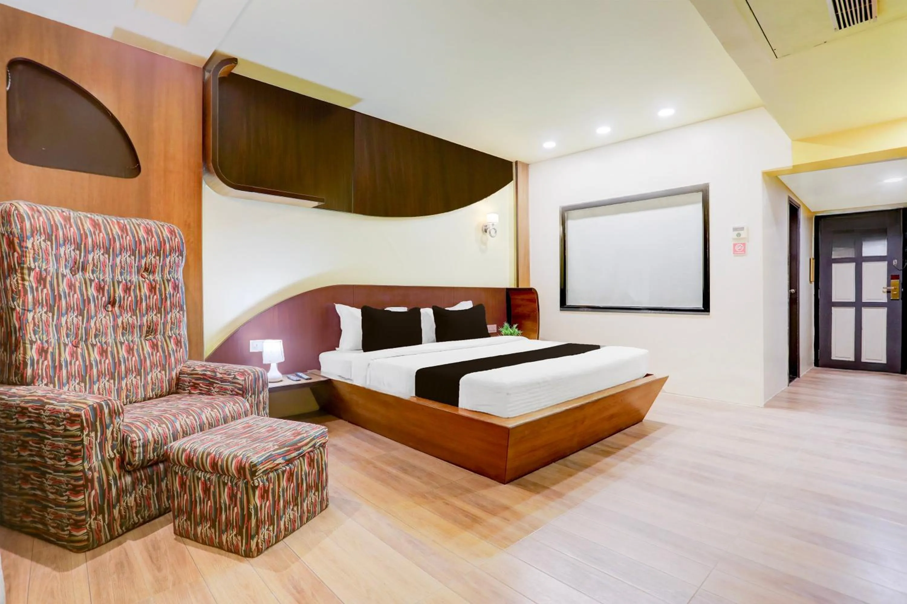 Palette by CheckIn Anand Formerly Hotel La Casa Inn