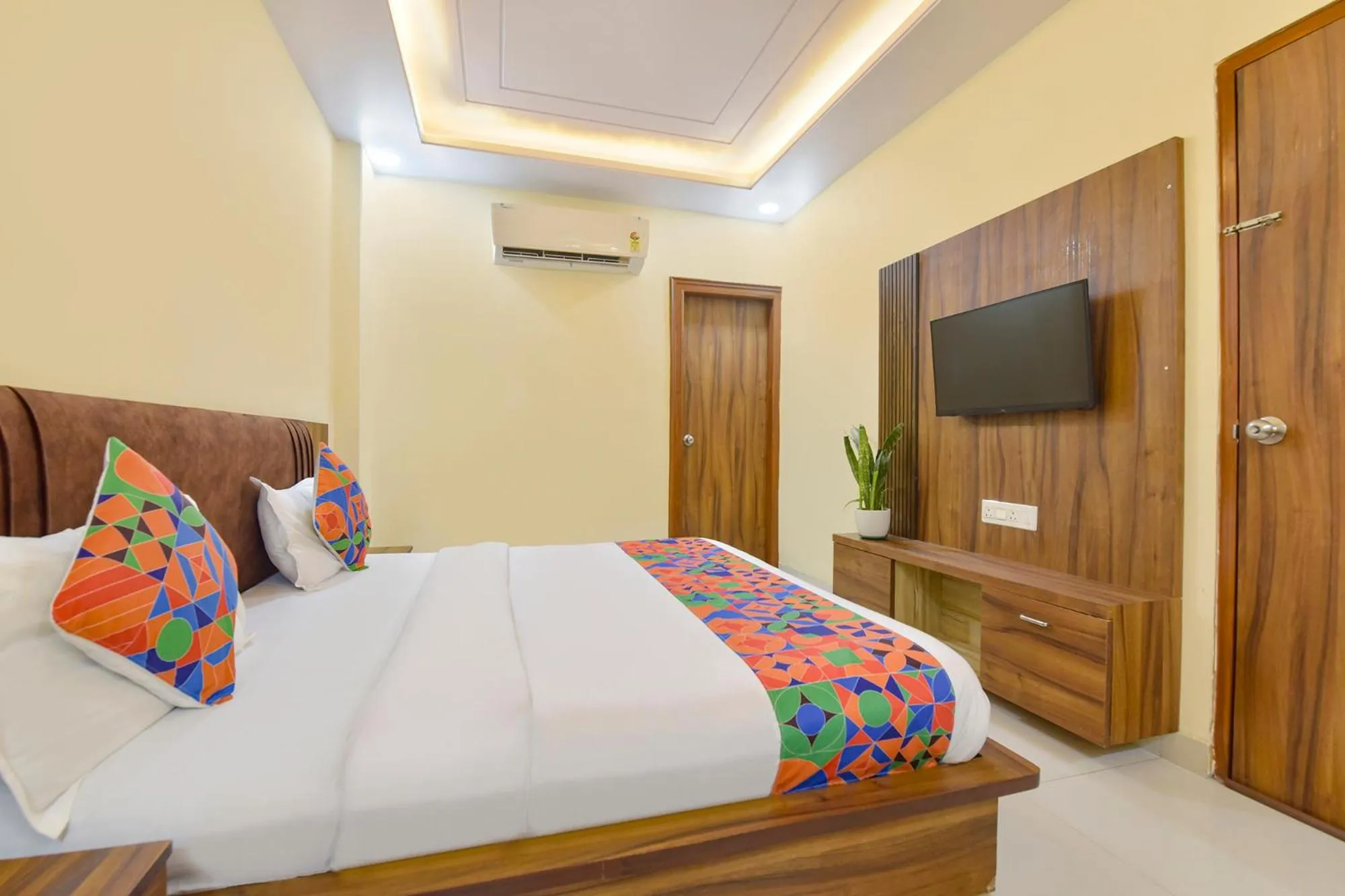 Bed in FabHotel Ballyfin Retreat