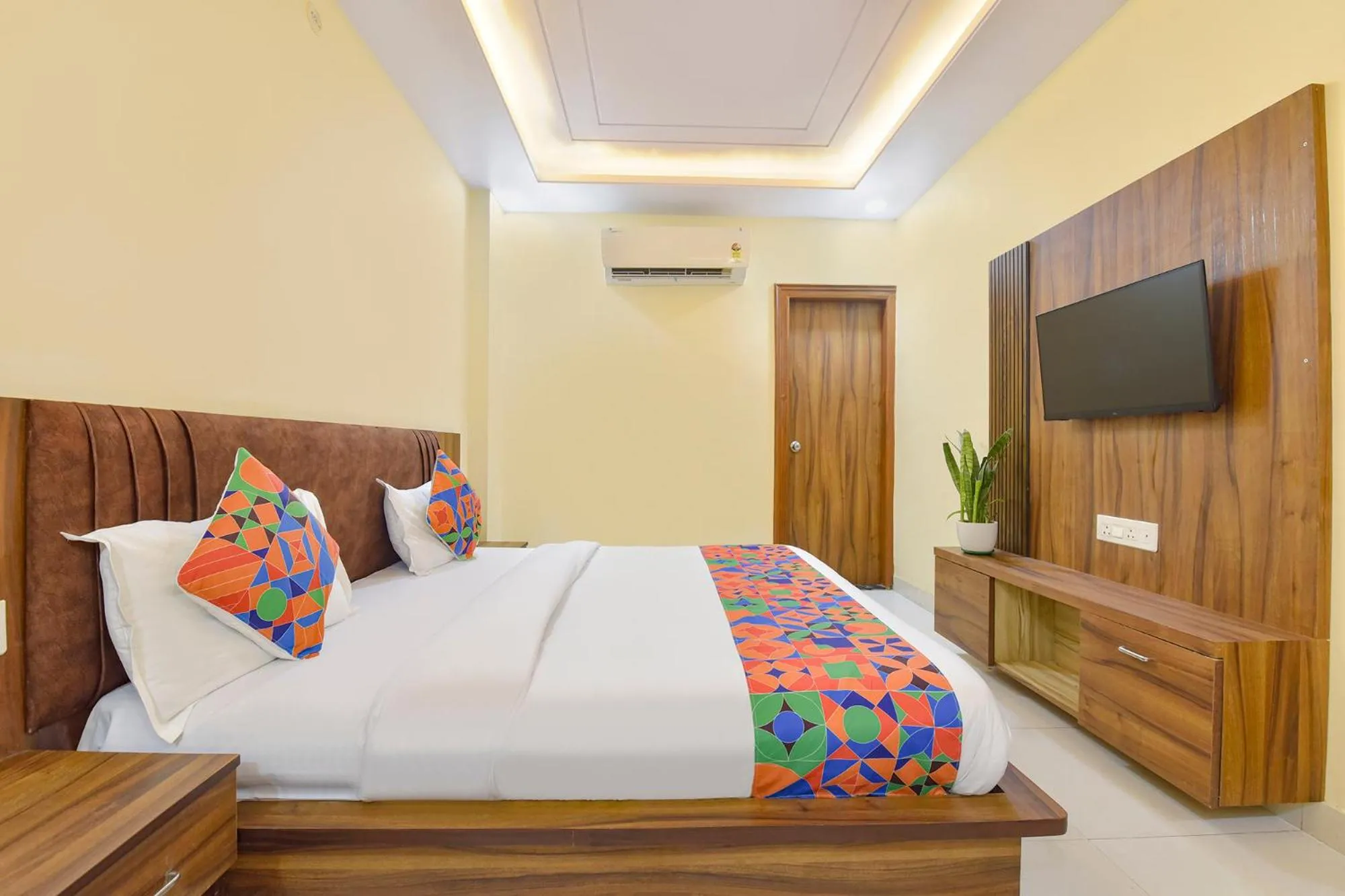 Bed in FabHotel Ballyfin Retreat