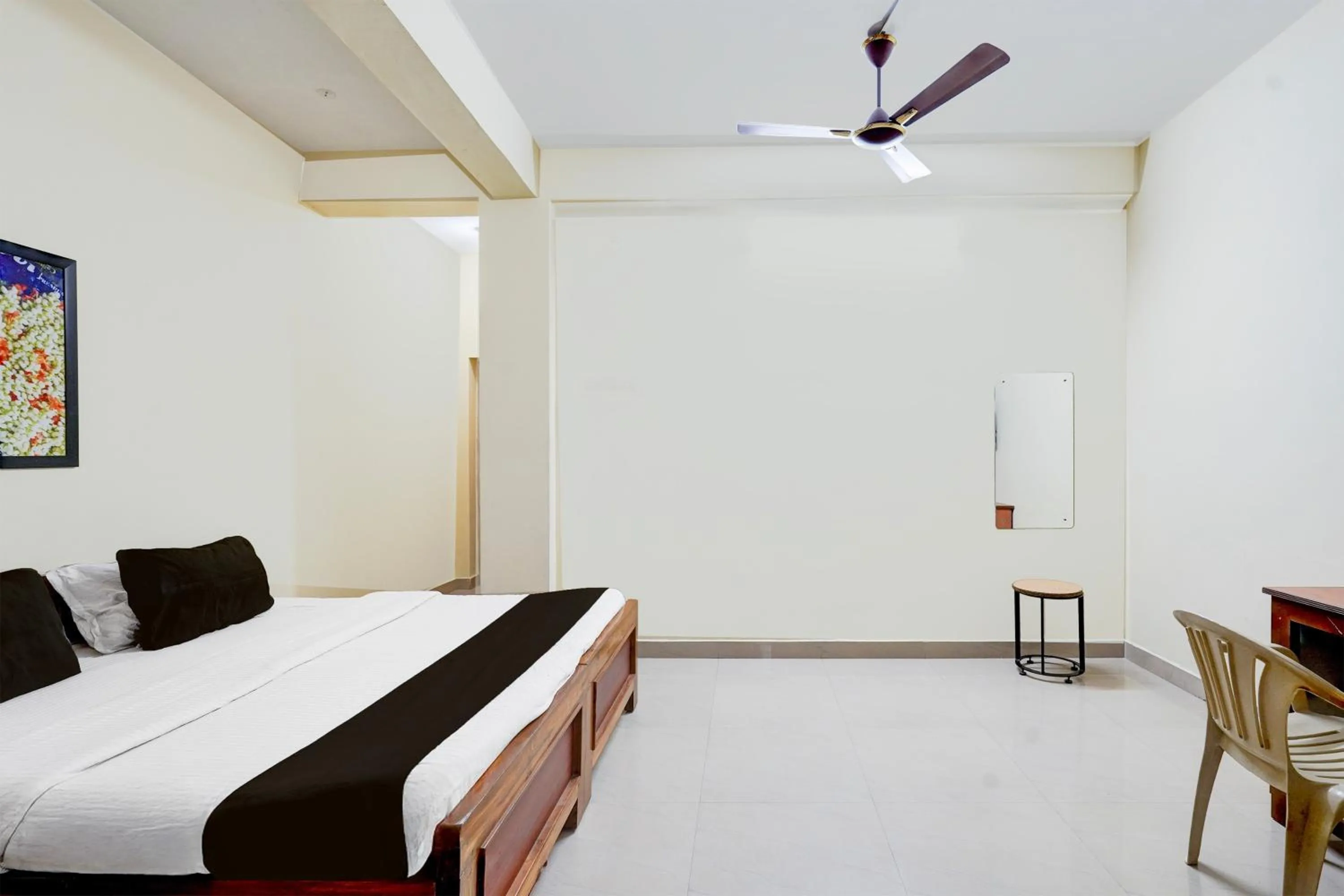 Bedroom, Bed in Super Hotel O Villivakkam Railway Station Formerly BV Stayz