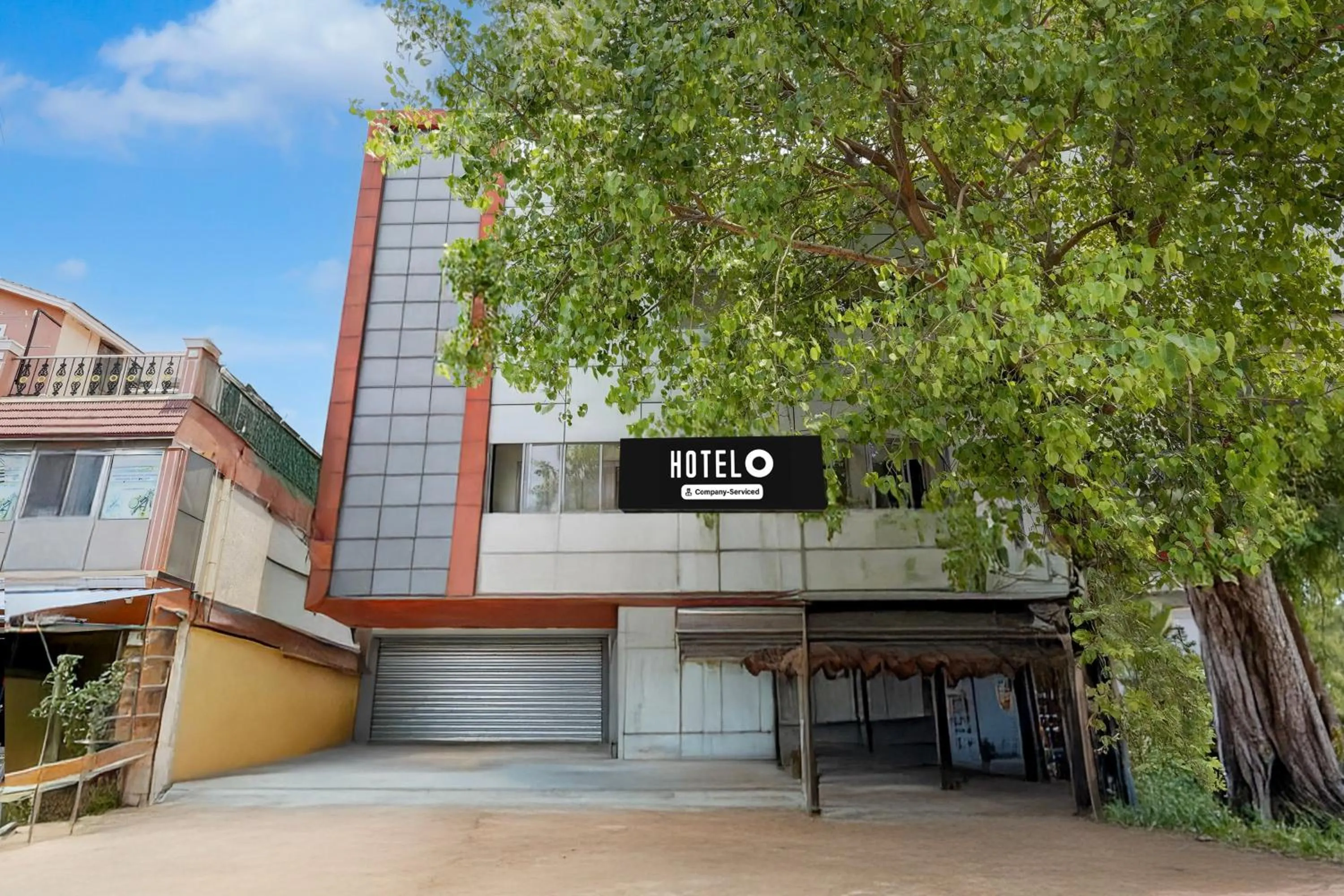 Facade/entrance in Super Hotel O Villivakkam Railway Station Formerly BV Stayz
