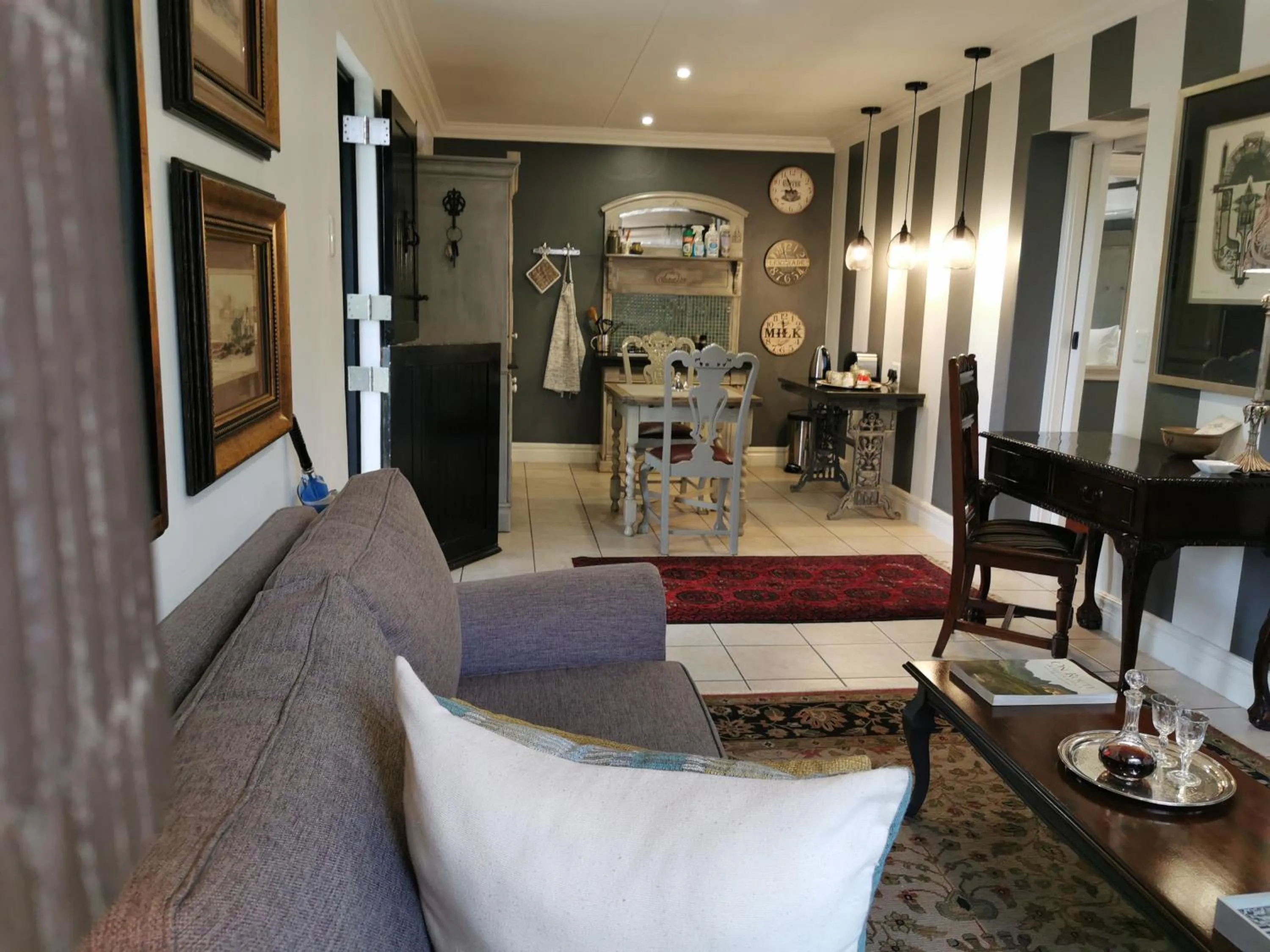 Photo of the whole room in At 98 on Lynburn Guest House