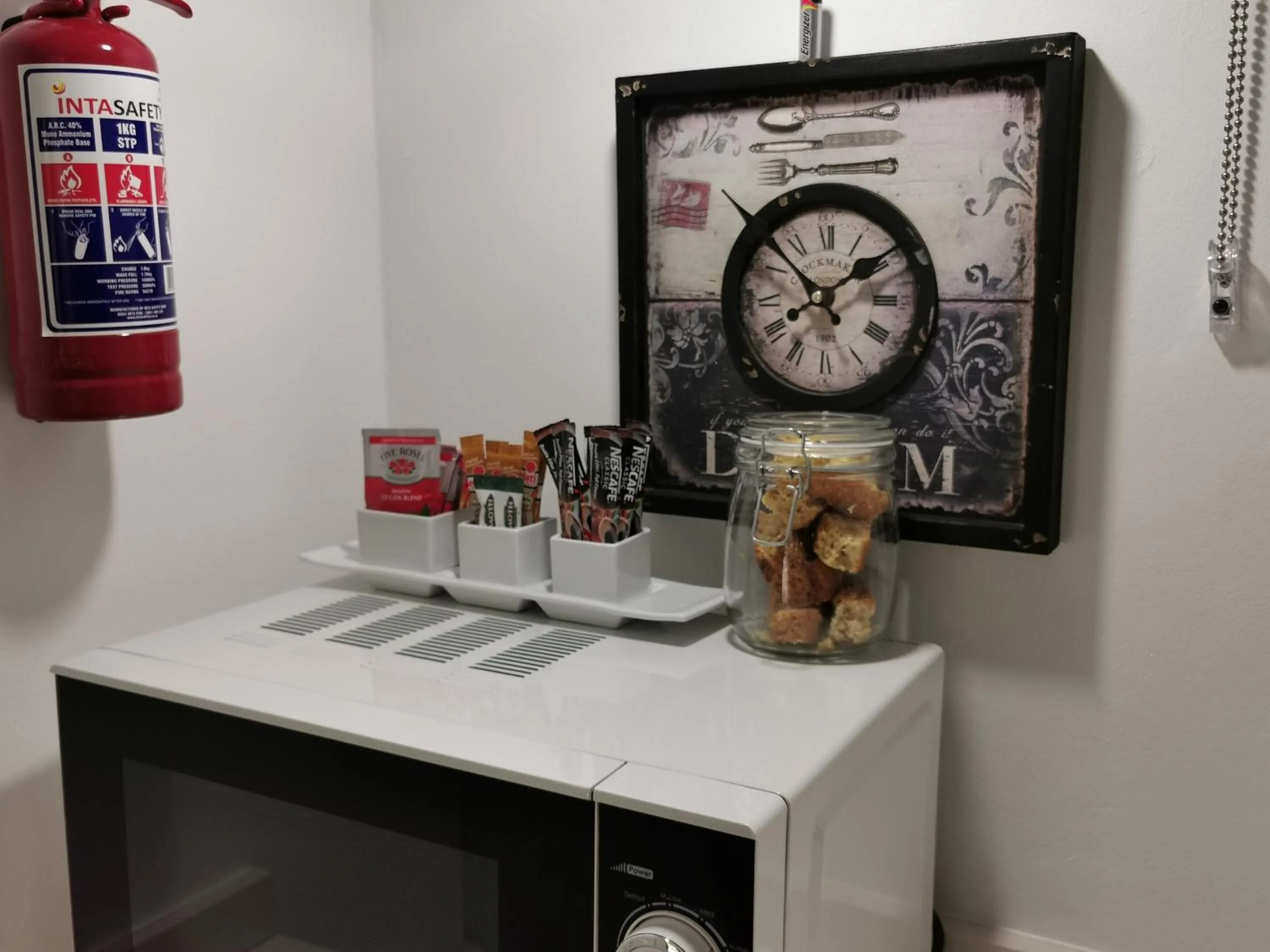 Coffee/tea facilities in At 98 on Lynburn Guest House