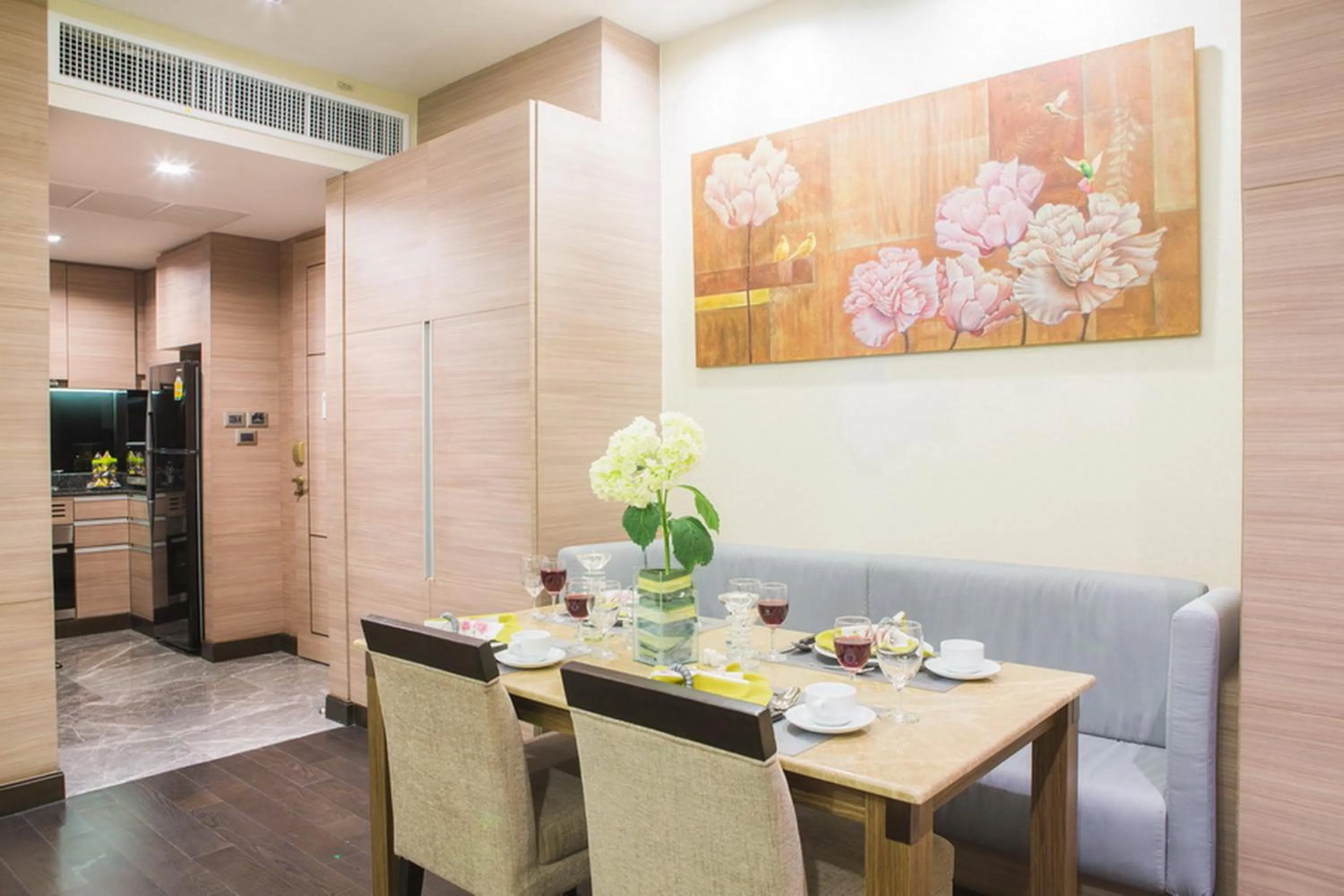 Dining area in Qiss Residence by Bliston