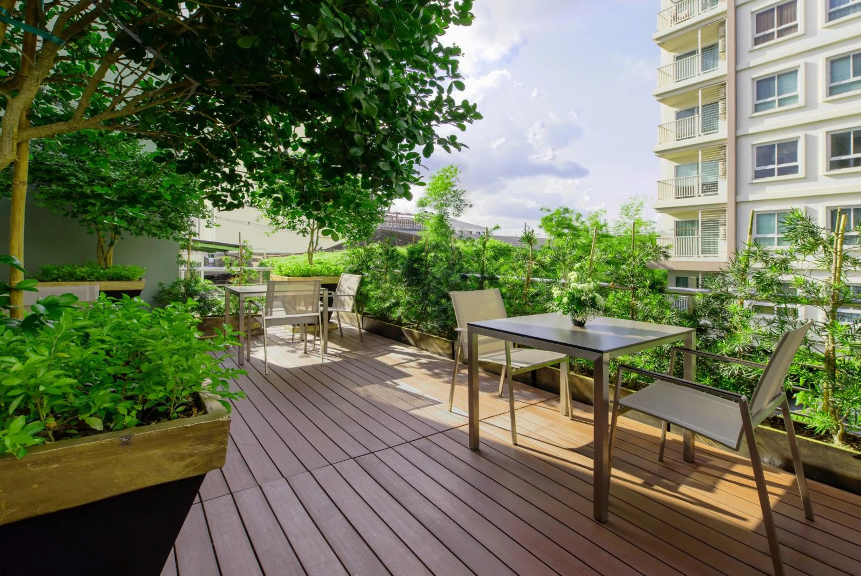 City view in Qiss Residence by Bliston