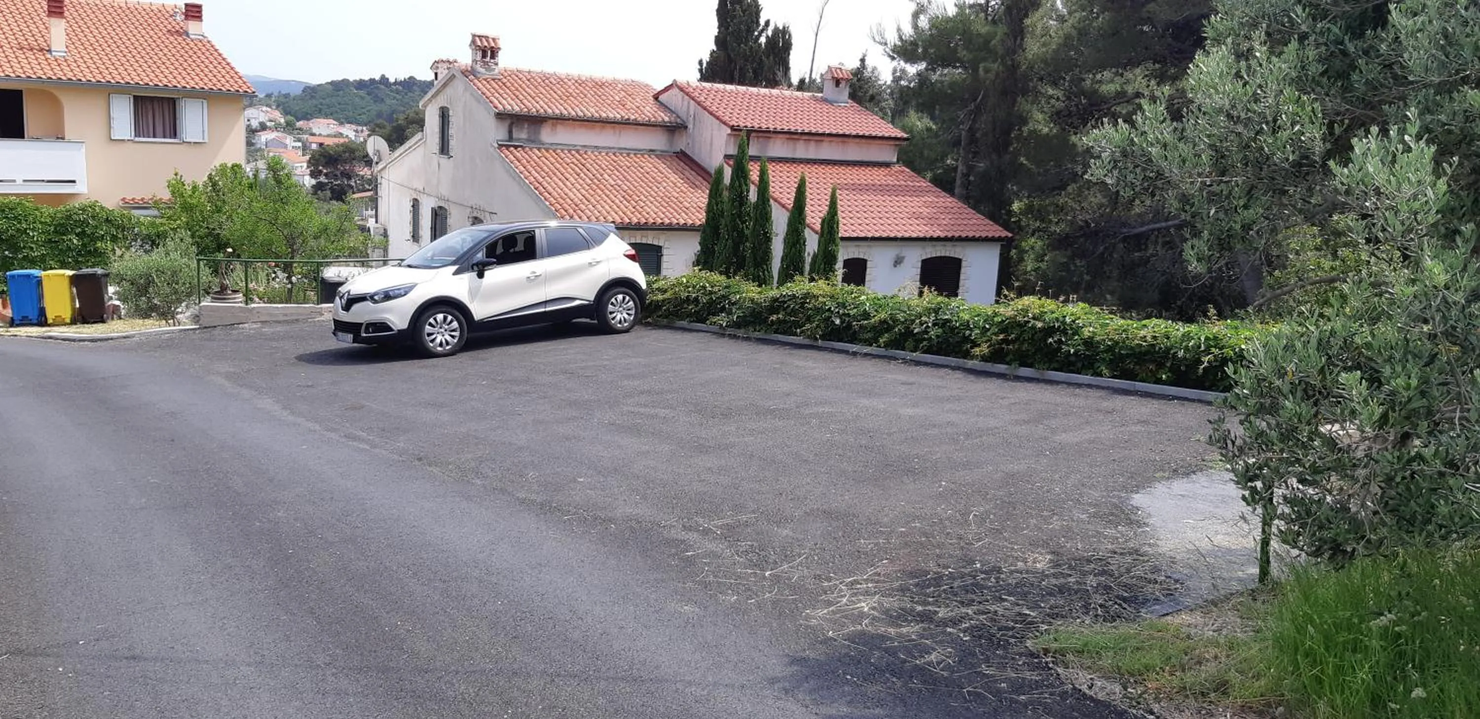 Parking in Guest House Violeta