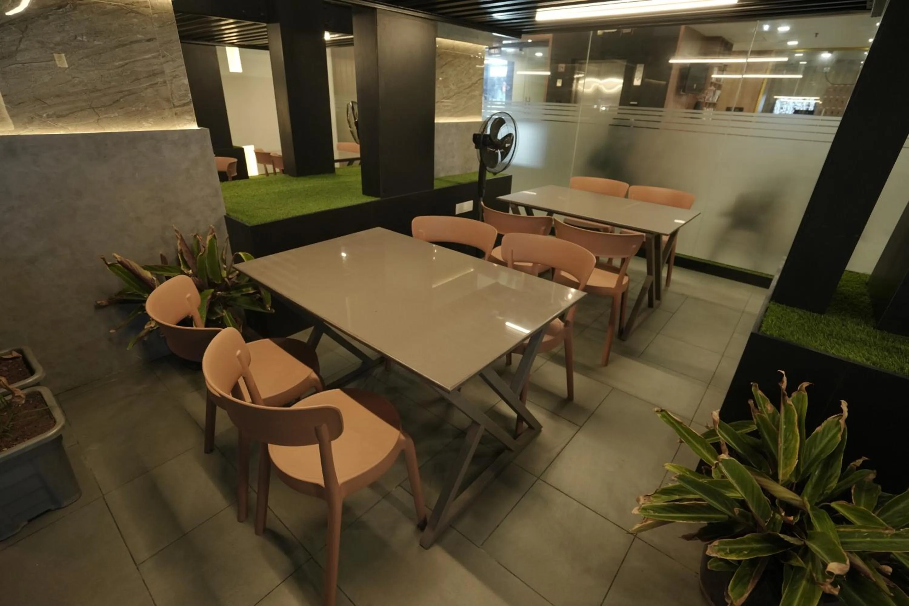 Restaurant/places to eat in Royal Casa Cochin