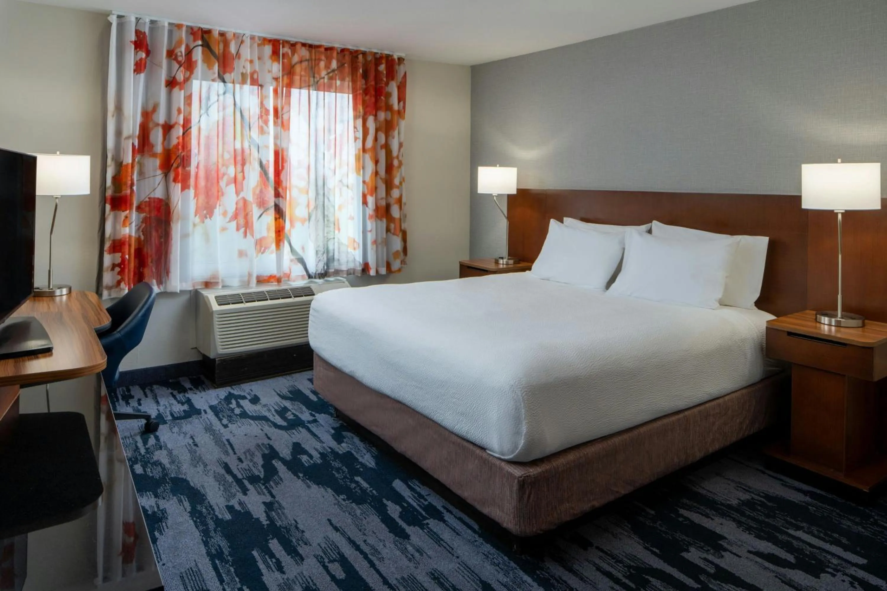 Bedroom, Bed in Fairfield Inn & Suites by Marriott Atmore