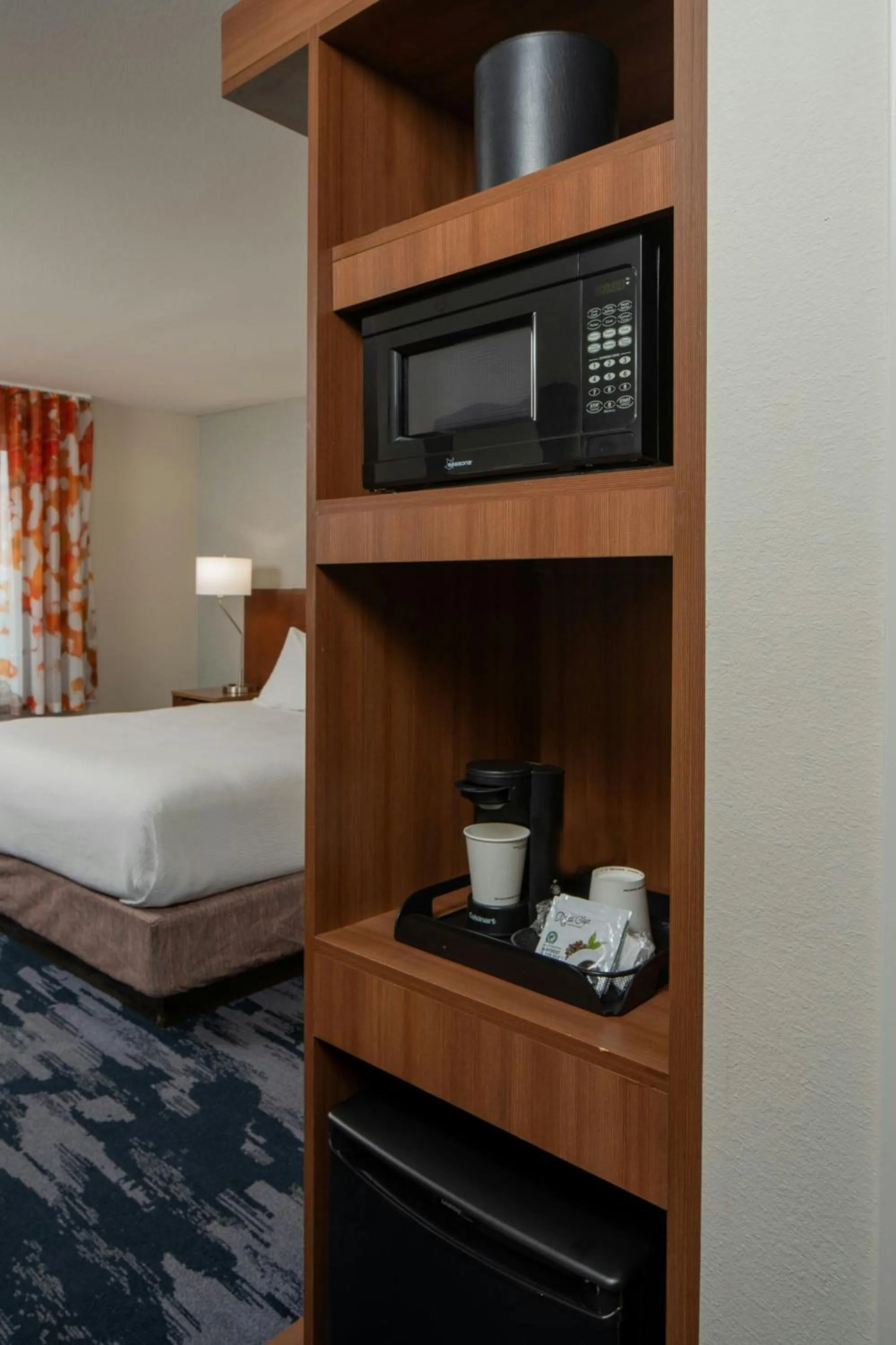 Photo of the whole room, Bed in Fairfield Inn & Suites by Marriott Atmore