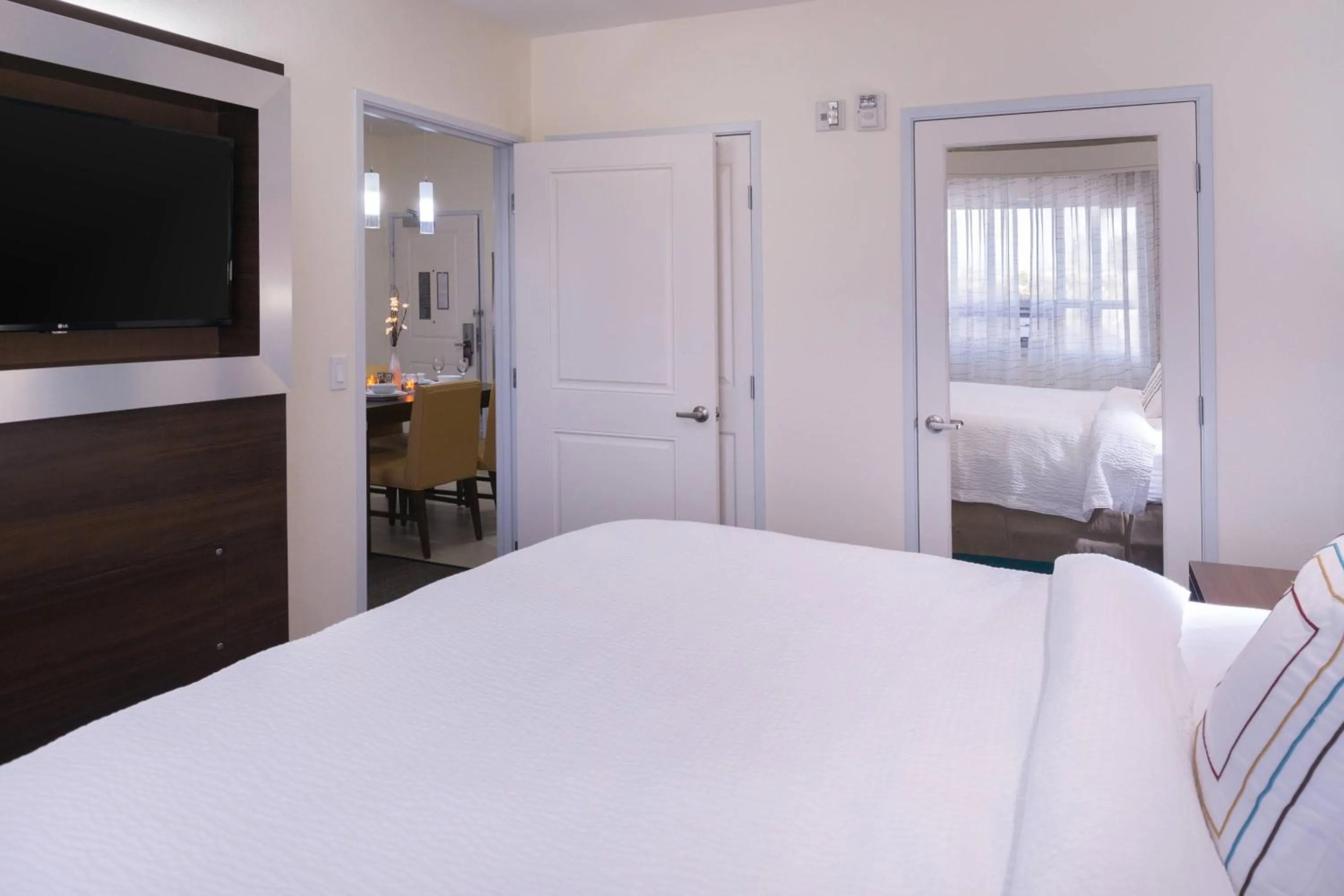 Bedroom, Bed in Residence Inn by Marriott Temecula Murrieta