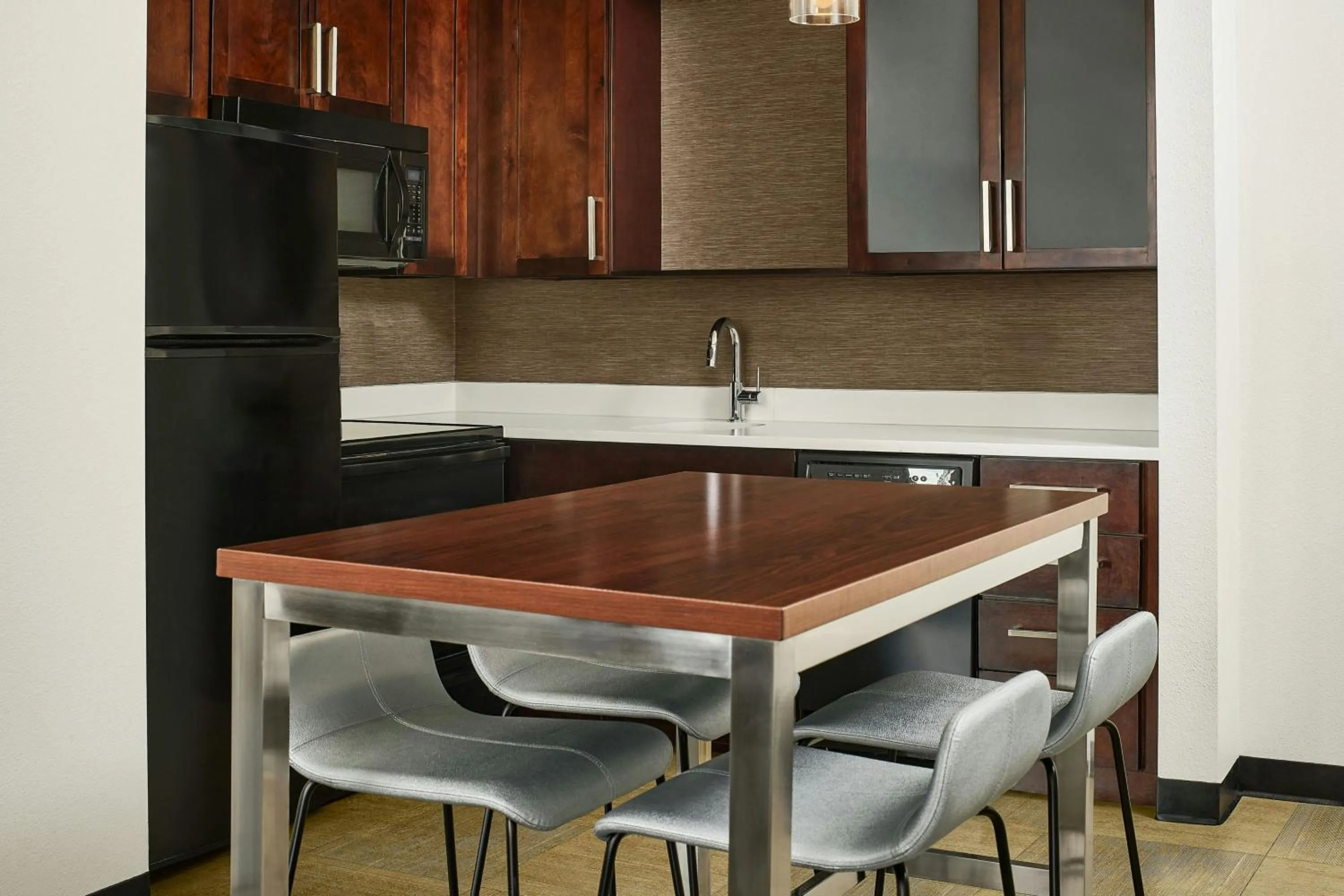 Kitchen or kitchenette in Residence Inn by Marriott Rapid City