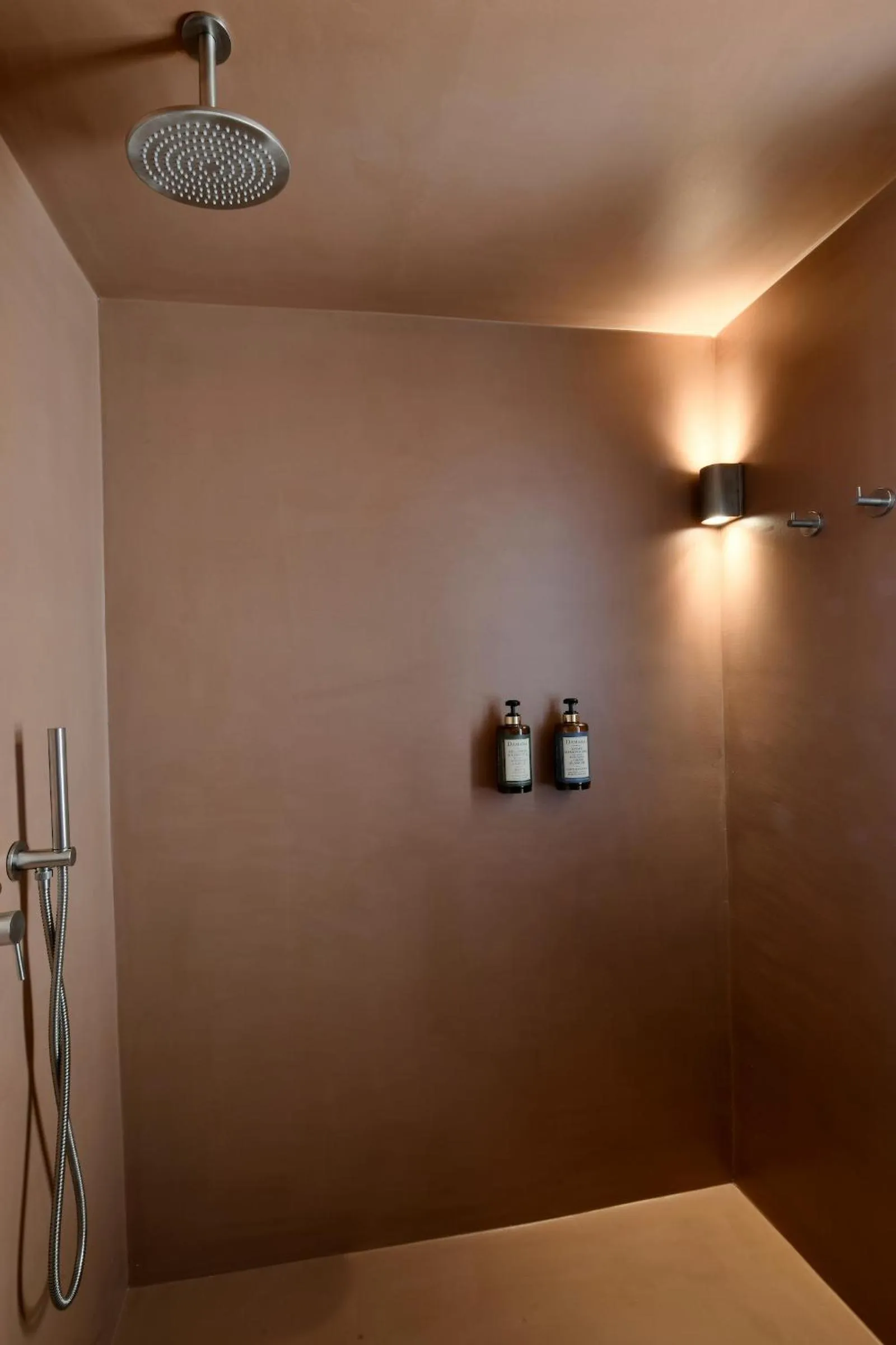 Shower in Terra Verde Oia by K&K