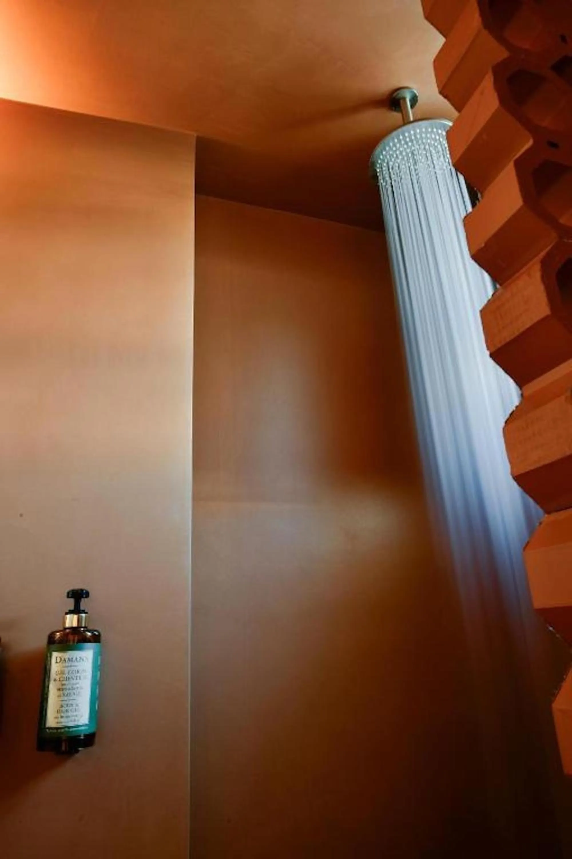 Shower in Terra Verde Oia by K&K