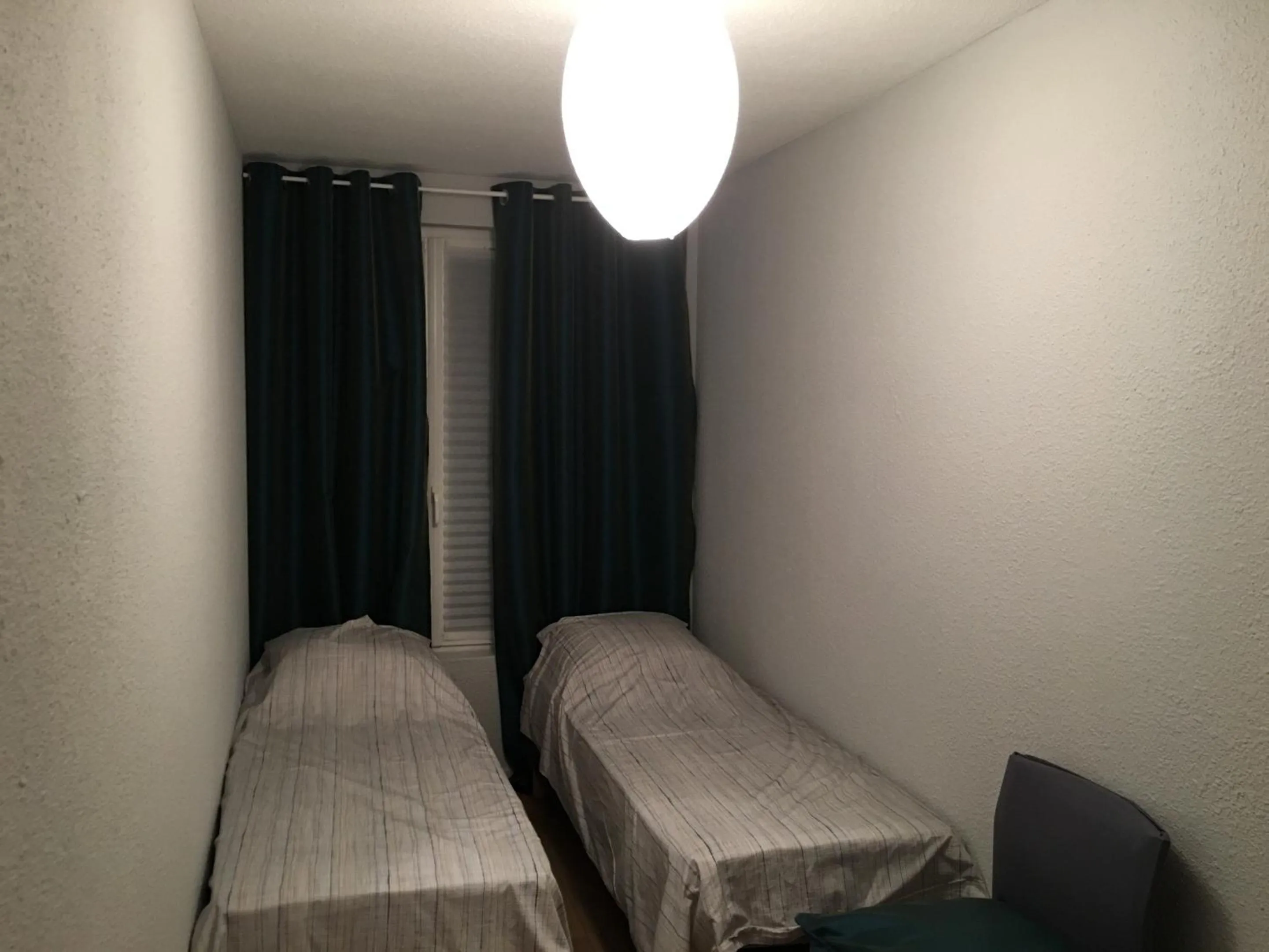 Bedroom, Bed in Apartment Villeurbanne