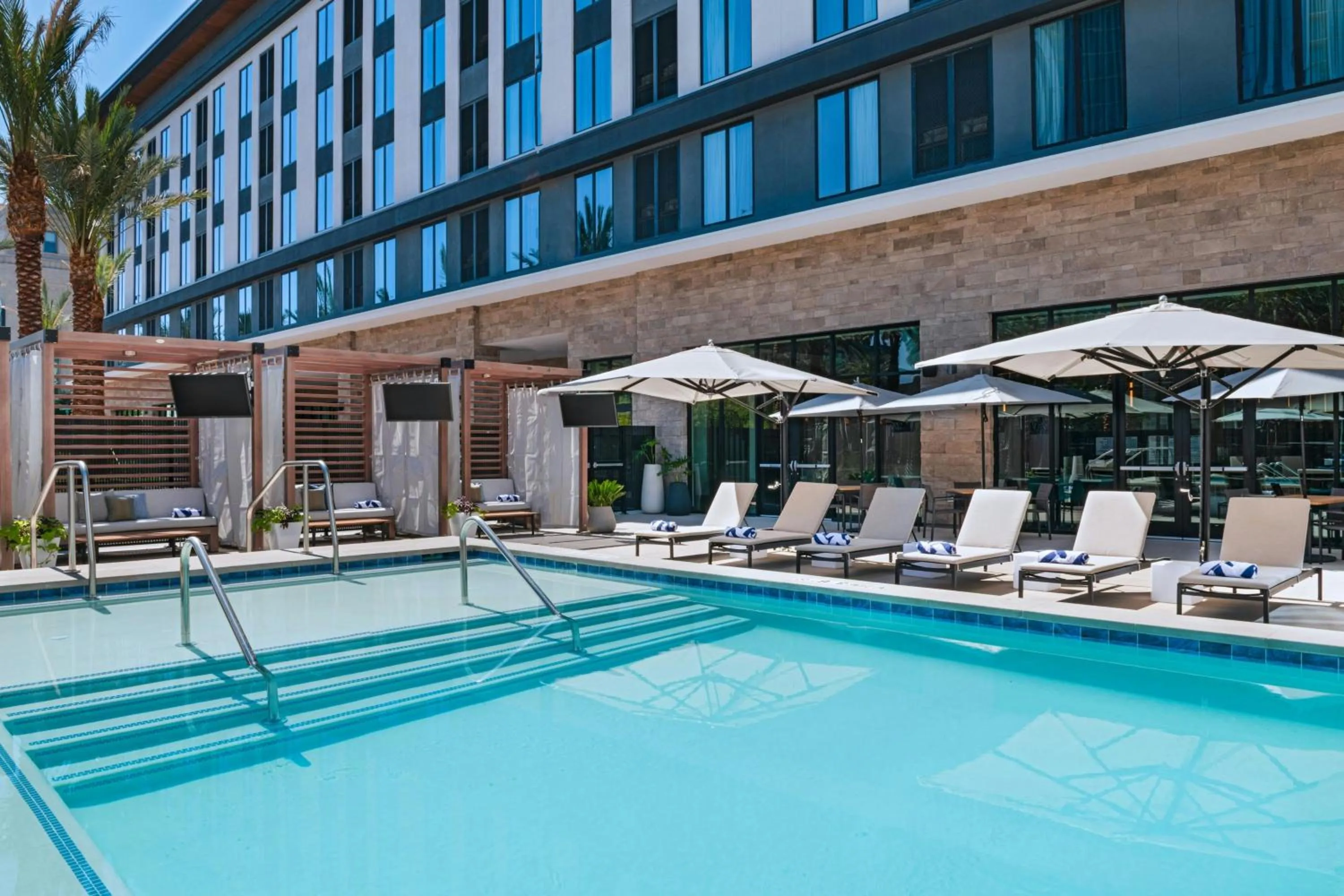 Swimming pool in AC Hotel by Marriott Las Vegas Symphony Park