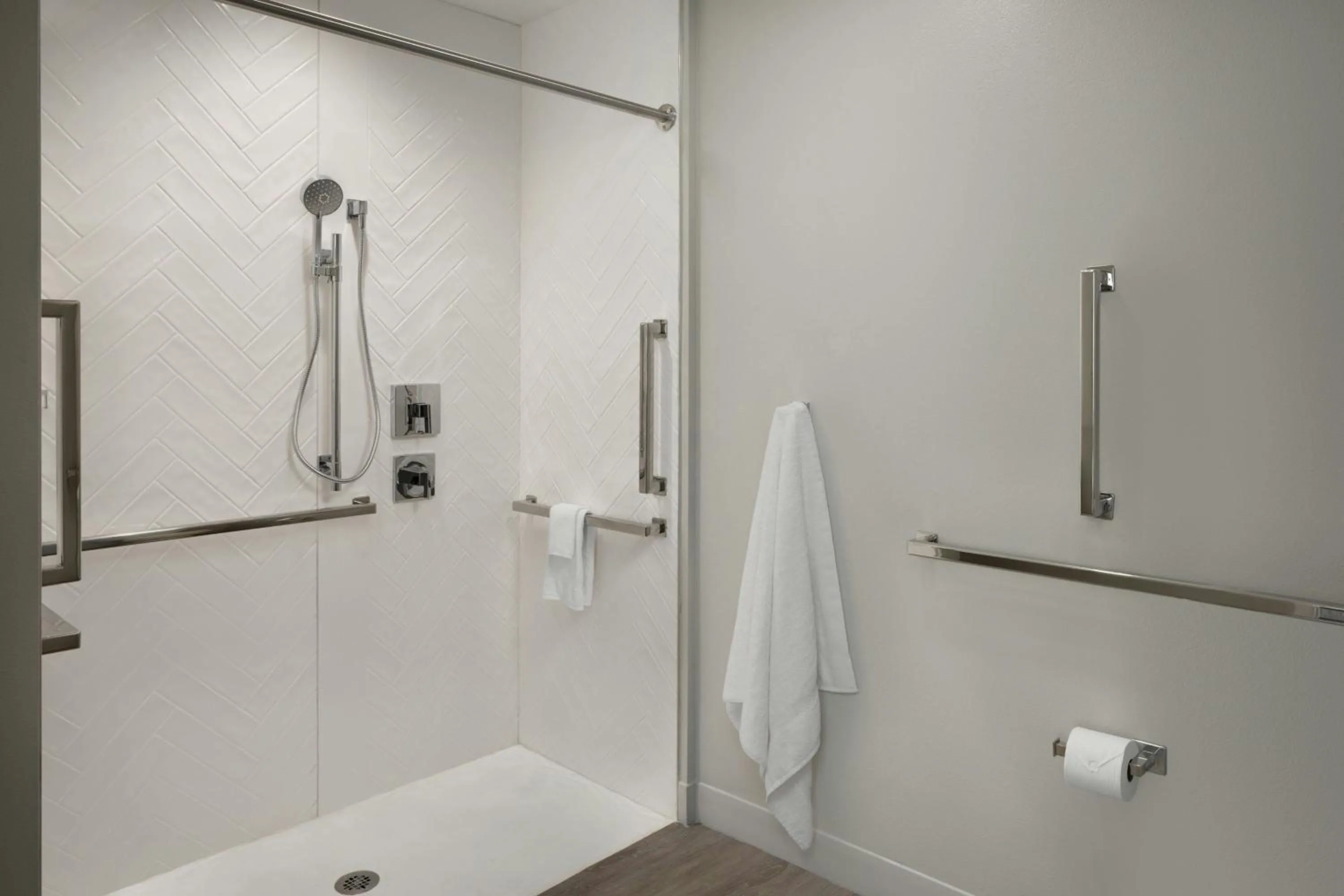 Bathroom in TownePlace Suites by Marriott San Jose Downtown