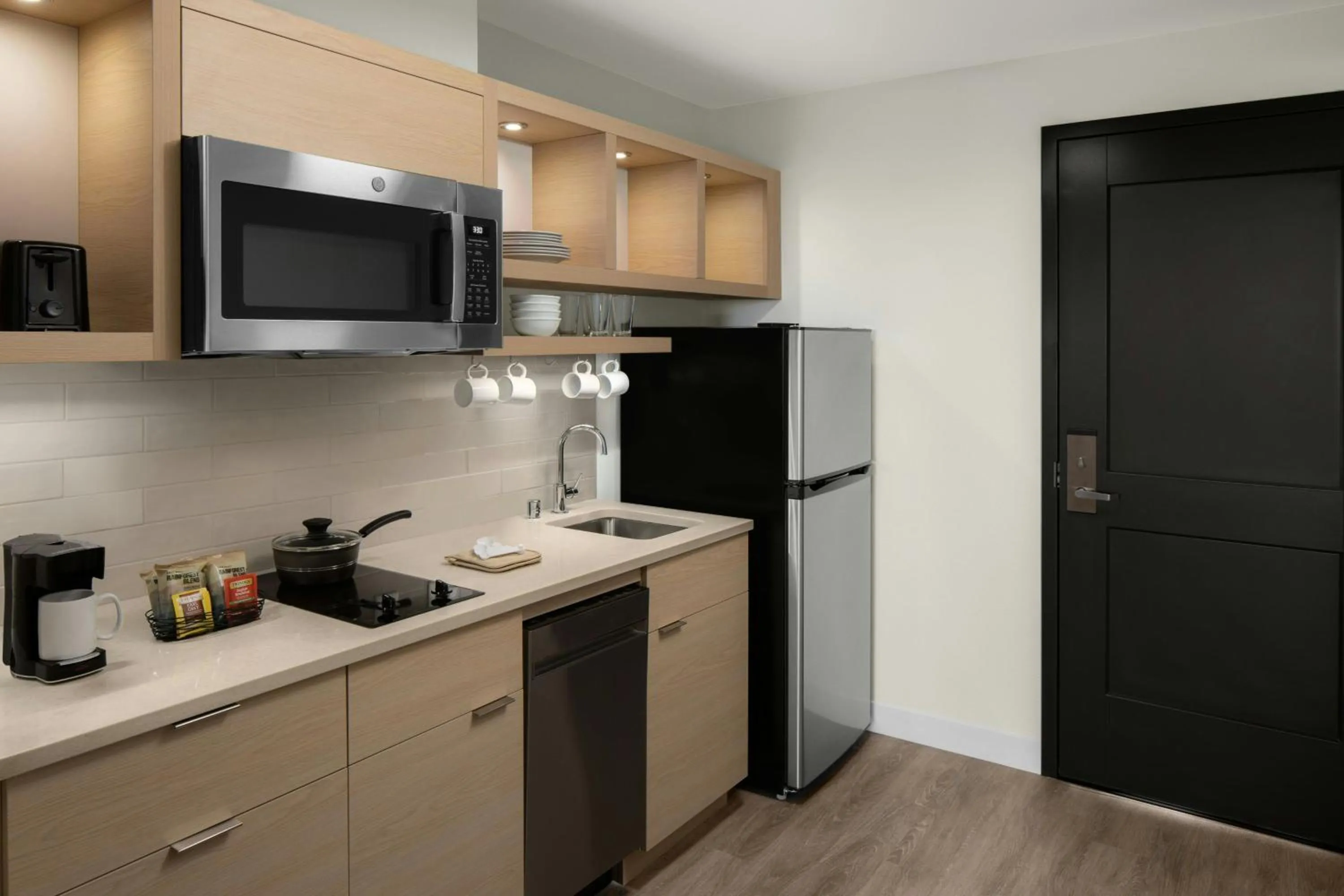 Kitchen or kitchenette in TownePlace Suites by Marriott San Jose Downtown