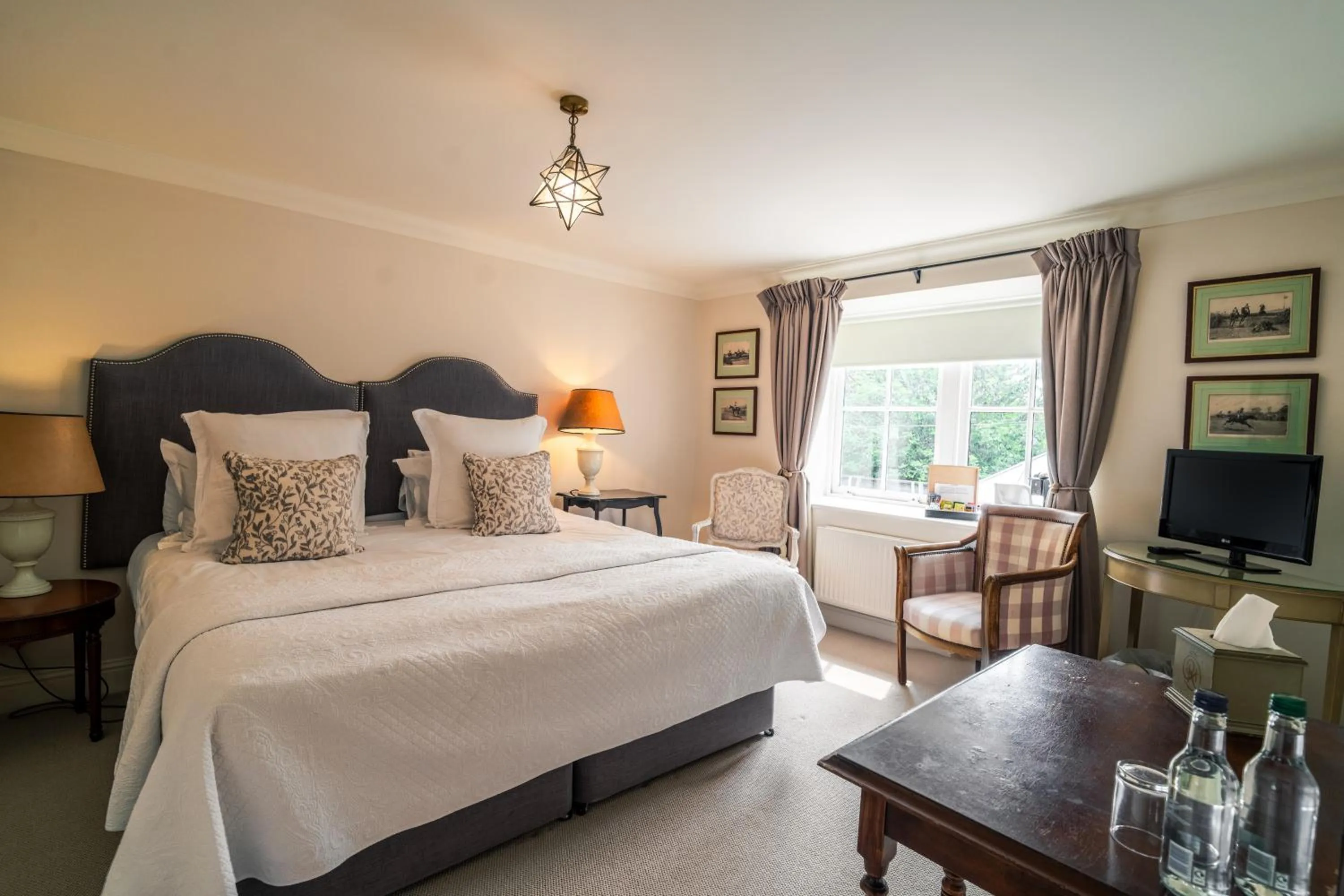 Bed in The Royal Hotel