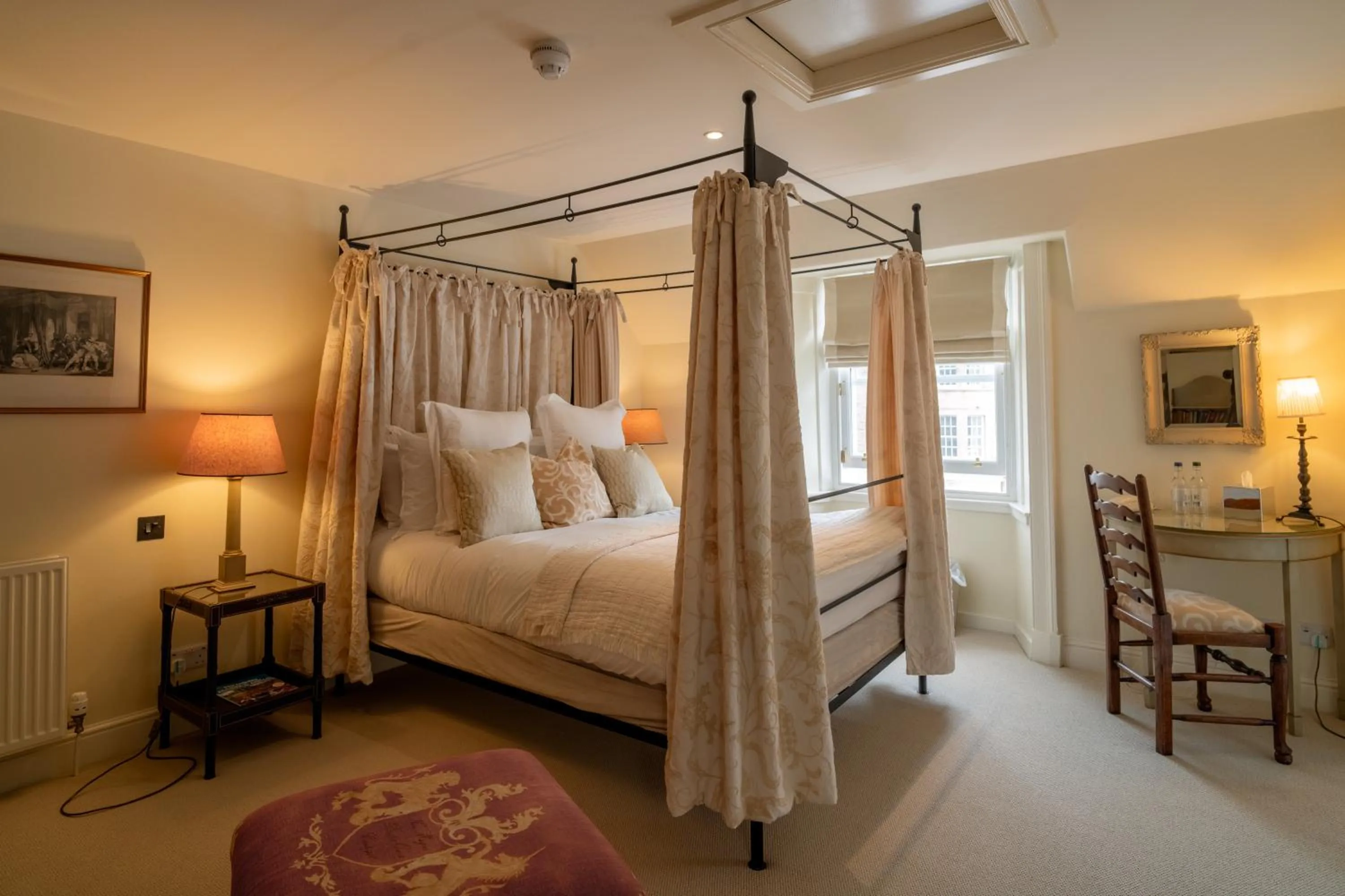 Bed in The Royal Hotel