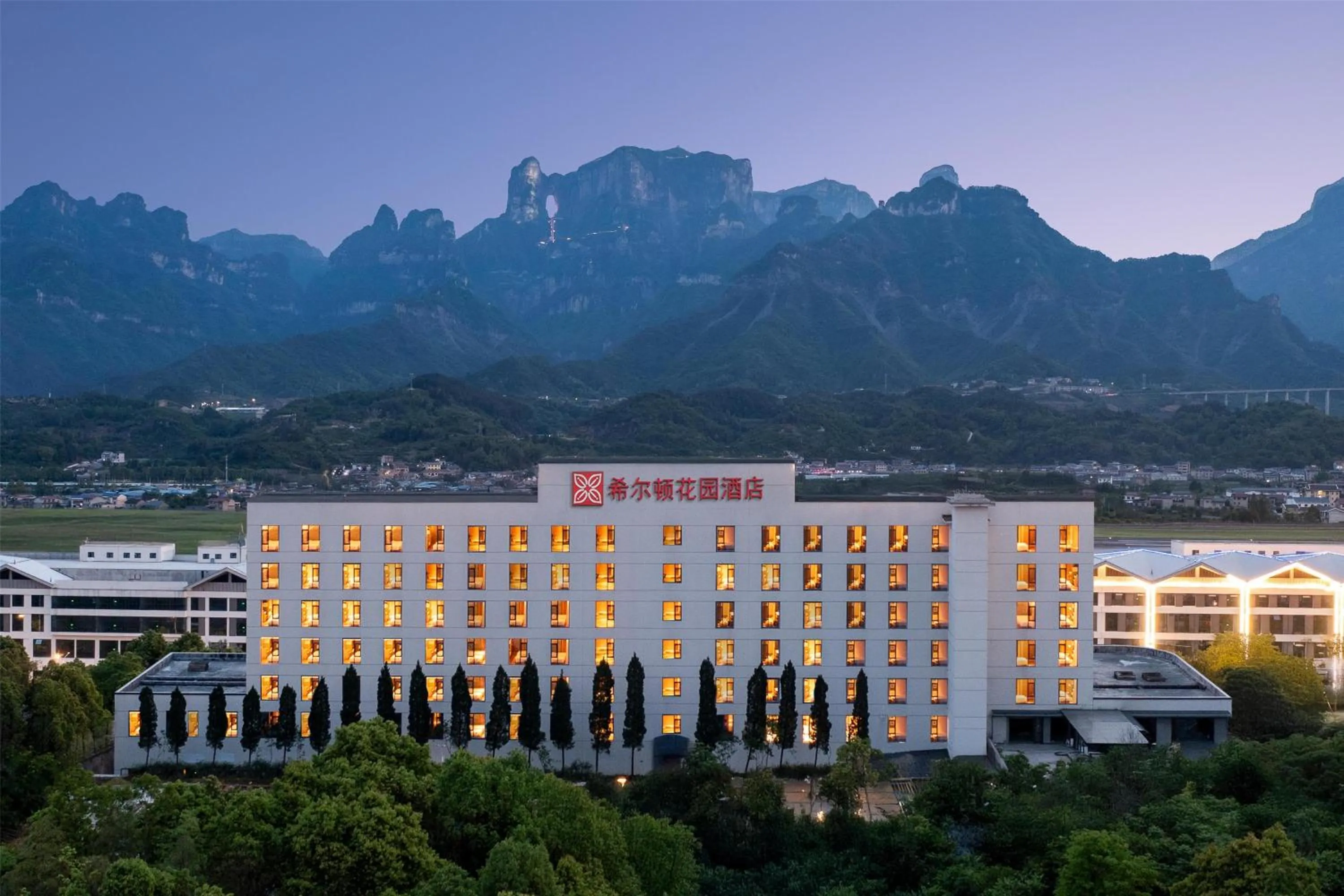 Property building in Hilton Garden Inn Zhangjiajie Tianmen Mountain