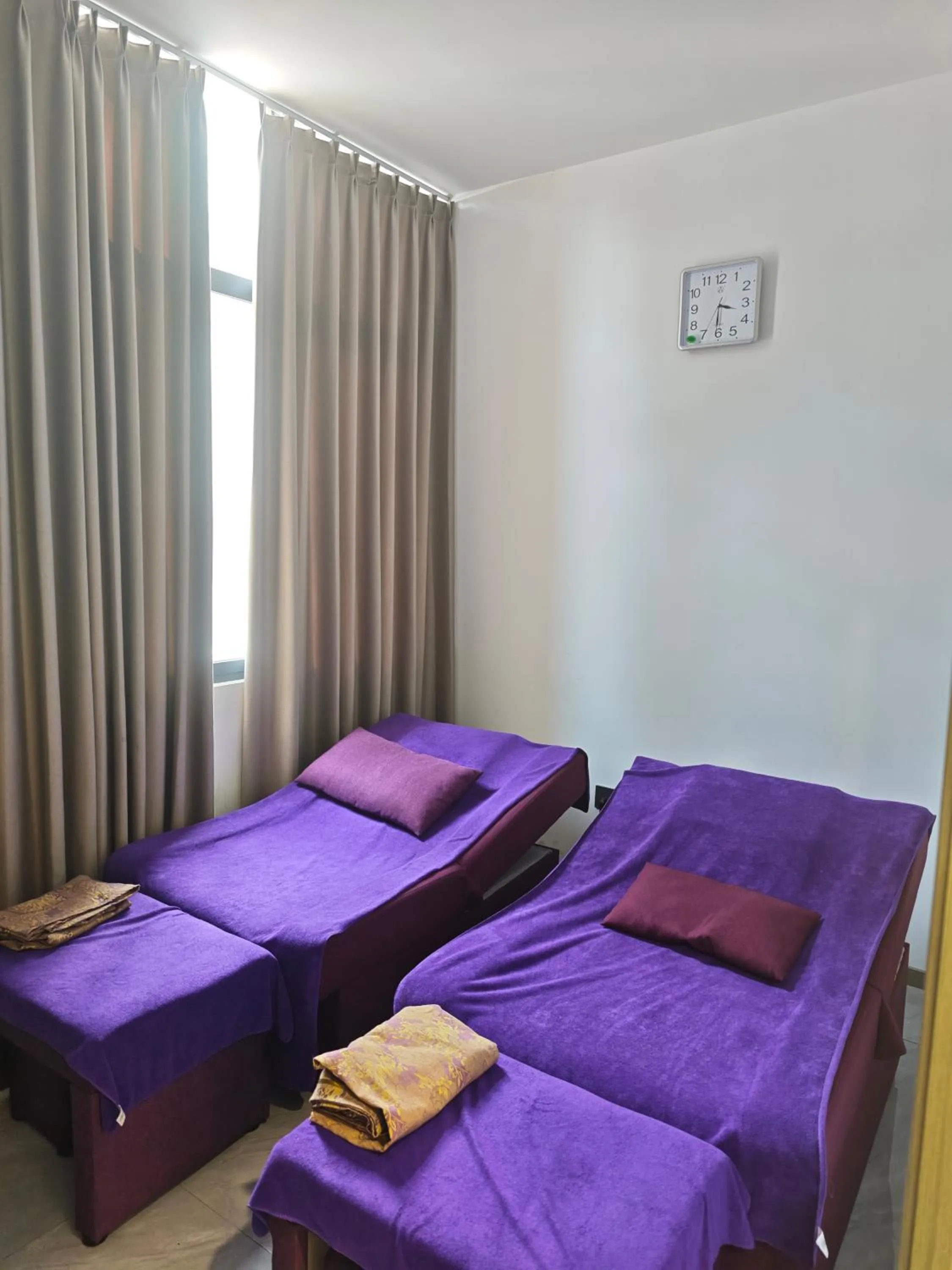 Bed in Hilton Garden Inn Zhangjiajie Tianmen Mountain