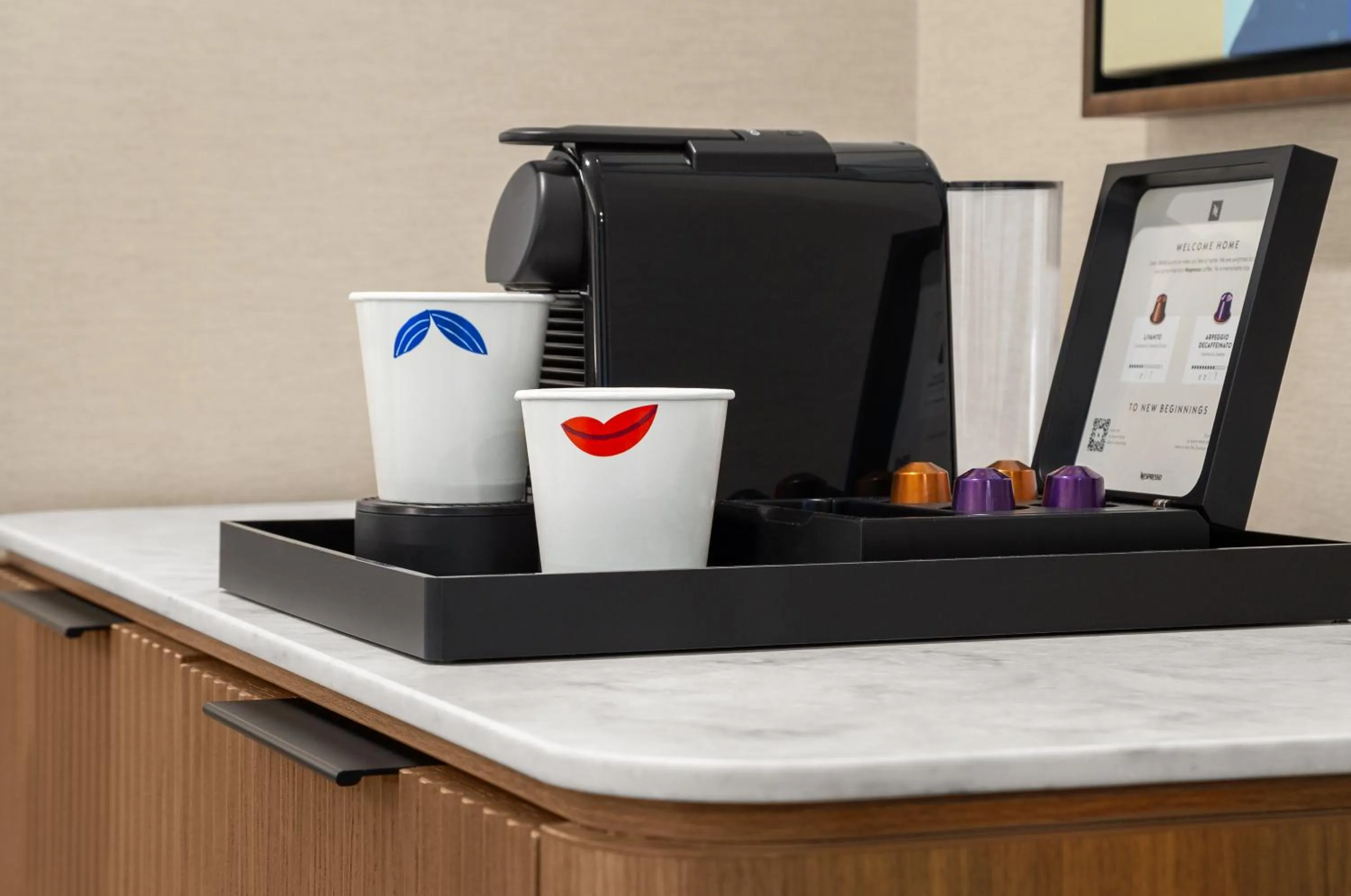 Coffee/tea facilities in Hampton Inn By Hilton Calgary Downtown