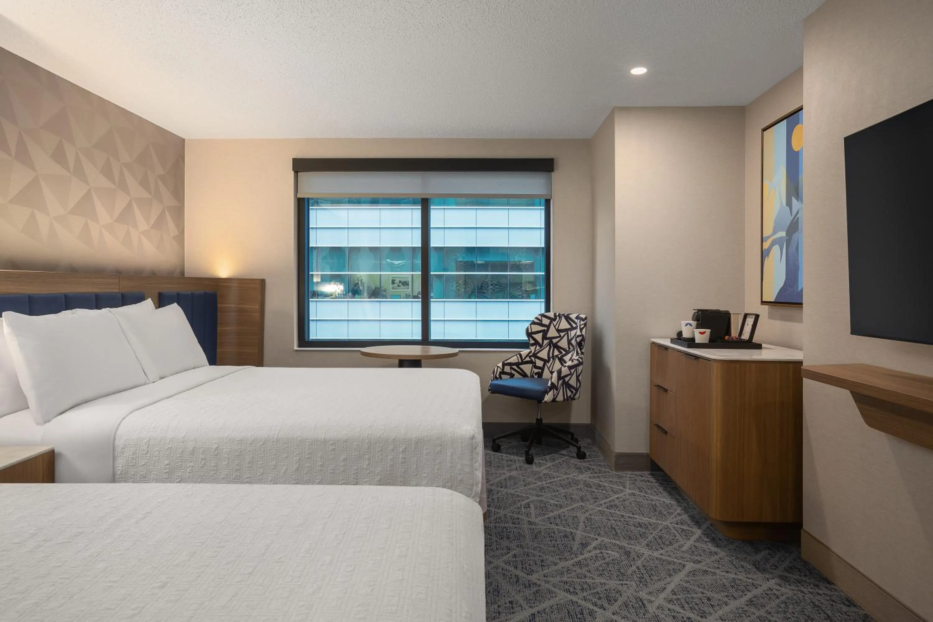 Bedroom, Bed in Hampton Inn By Hilton Calgary Downtown