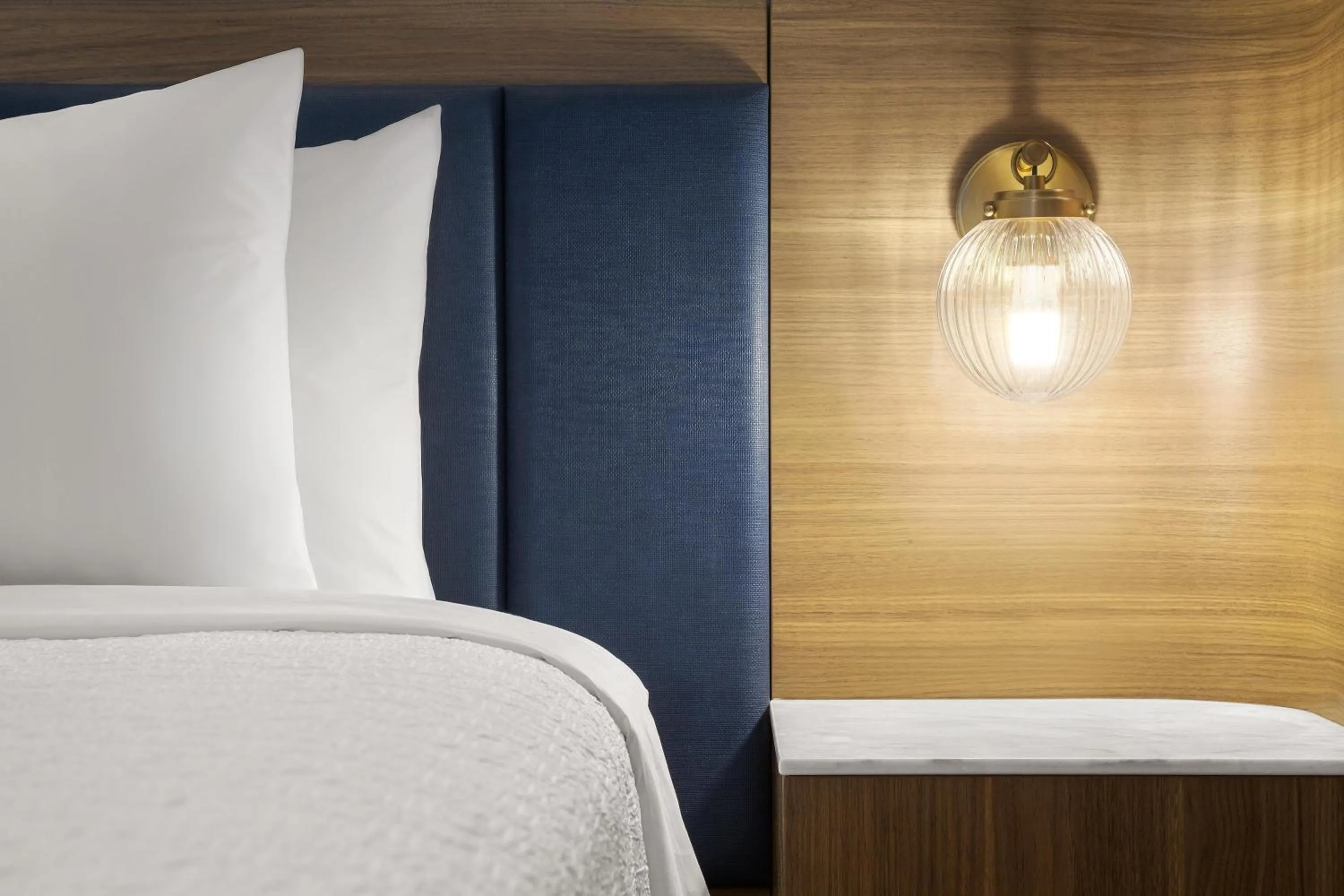 Bed in Hampton Inn By Hilton Calgary Downtown