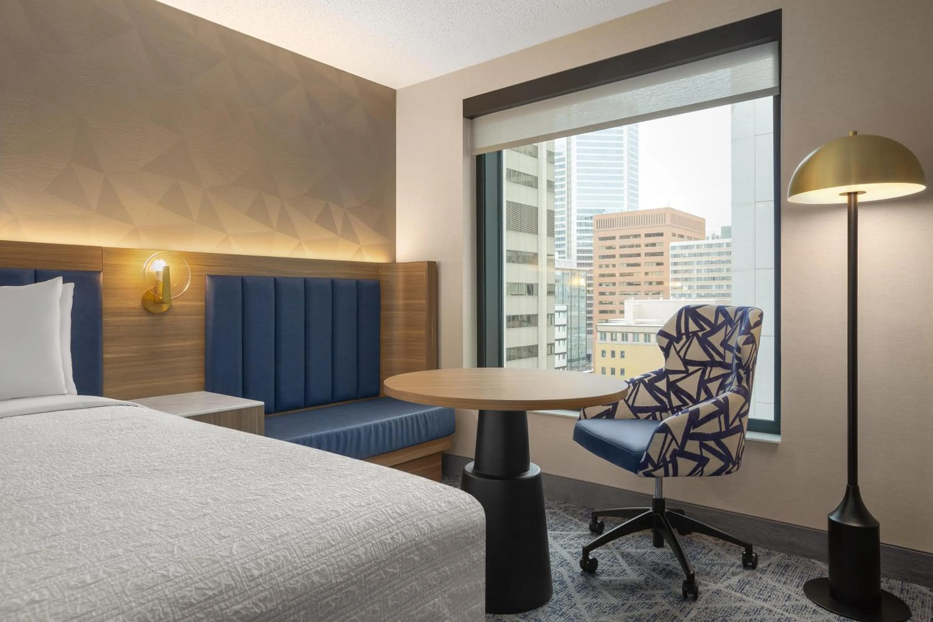 Bed in Hampton Inn By Hilton Calgary Downtown