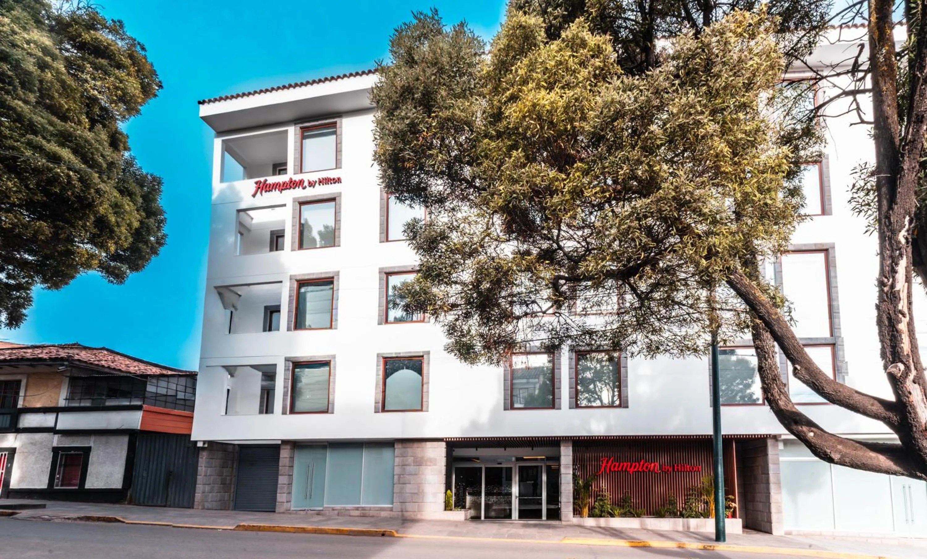 Facade/entrance in Hampton By Hilton Cusco