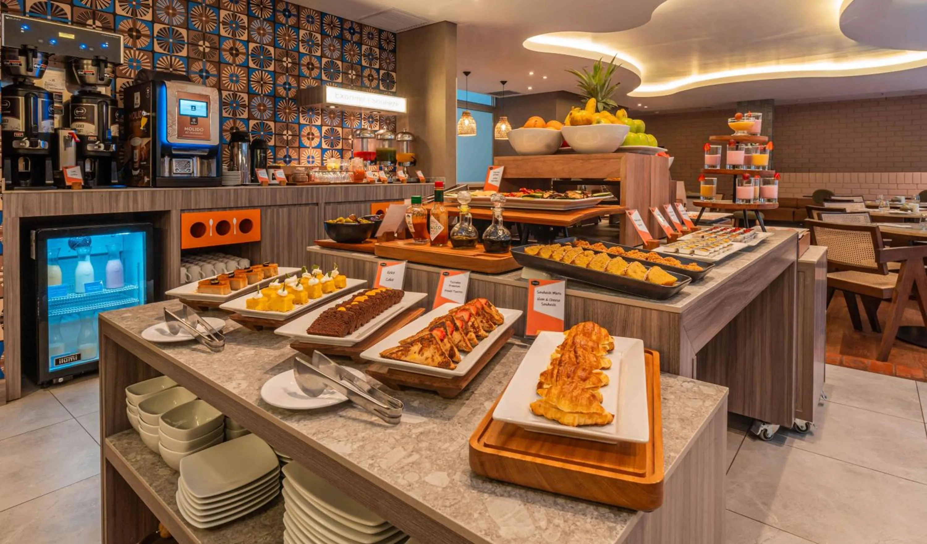 Restaurant/places to eat in Hampton By Hilton Cusco