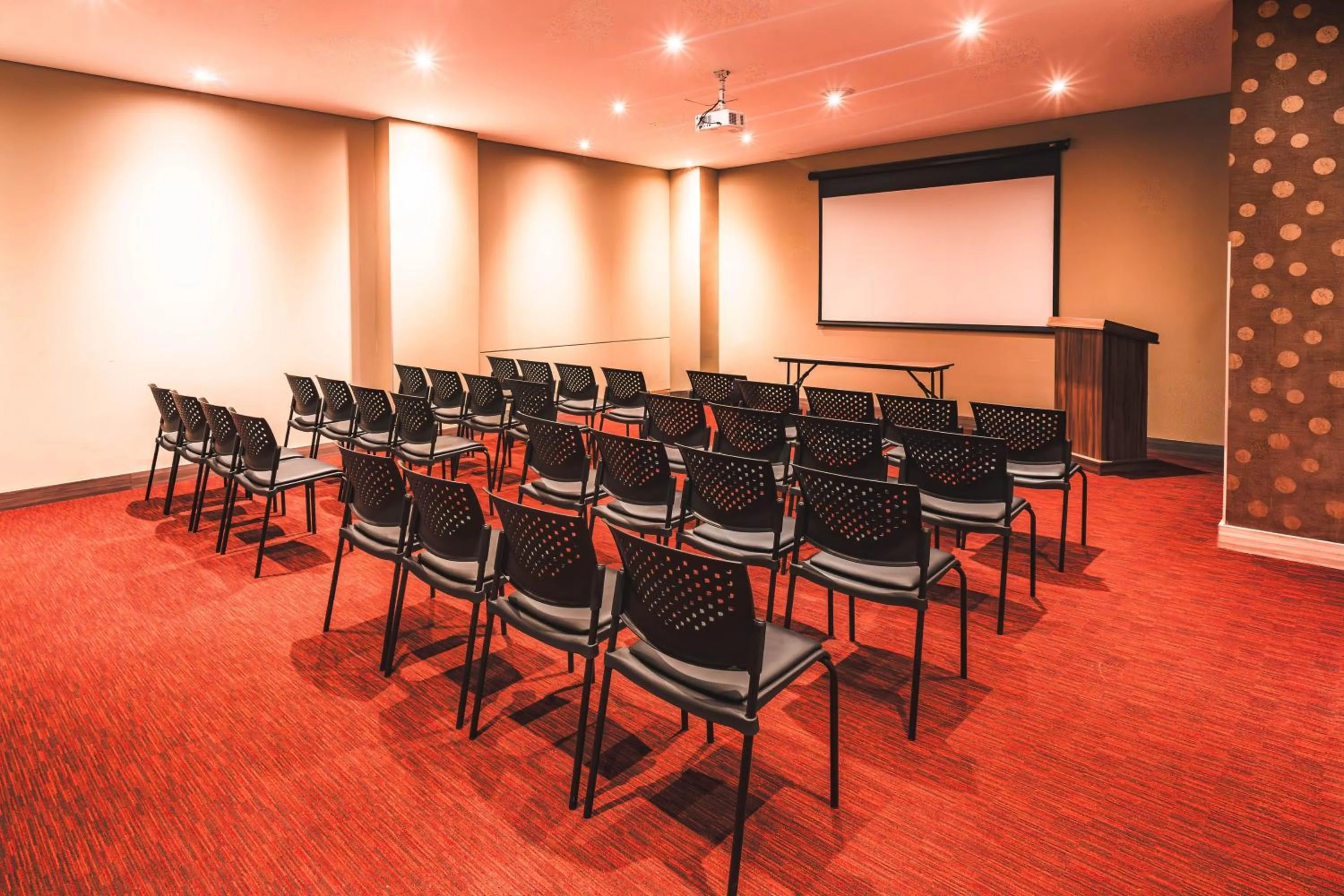 Meeting/conference room in Hampton By Hilton Cusco